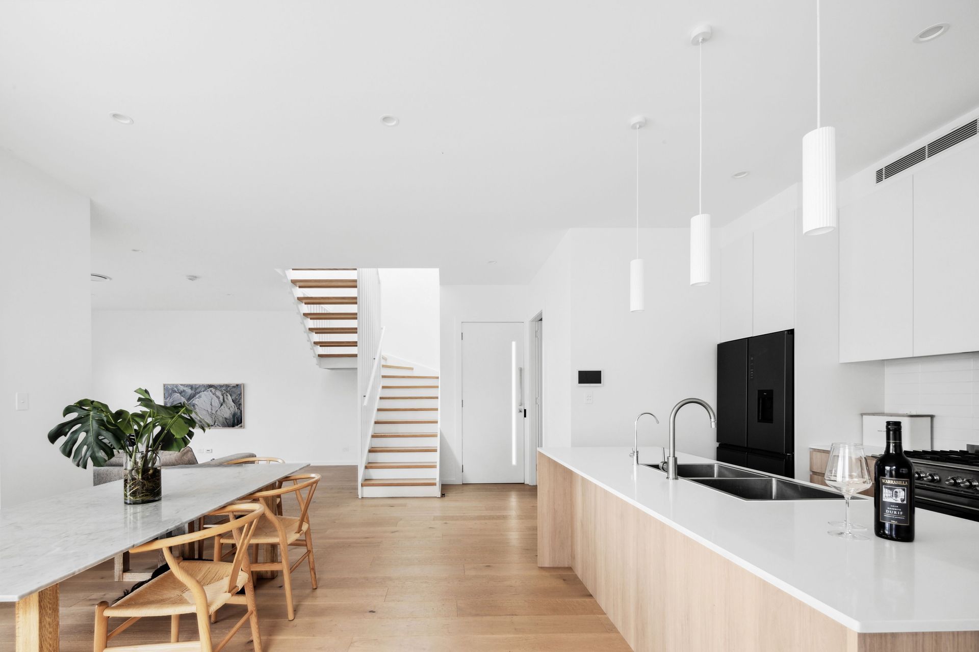 68KareenaRoadMirandaHighDiningkitchen2.jpg
