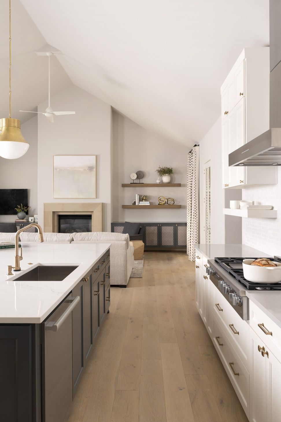 Kitchen-to-Family-Room-scaled-portrait-aff5615e112c50fc963a3831aa64a329-gya2xounpi08.jpg