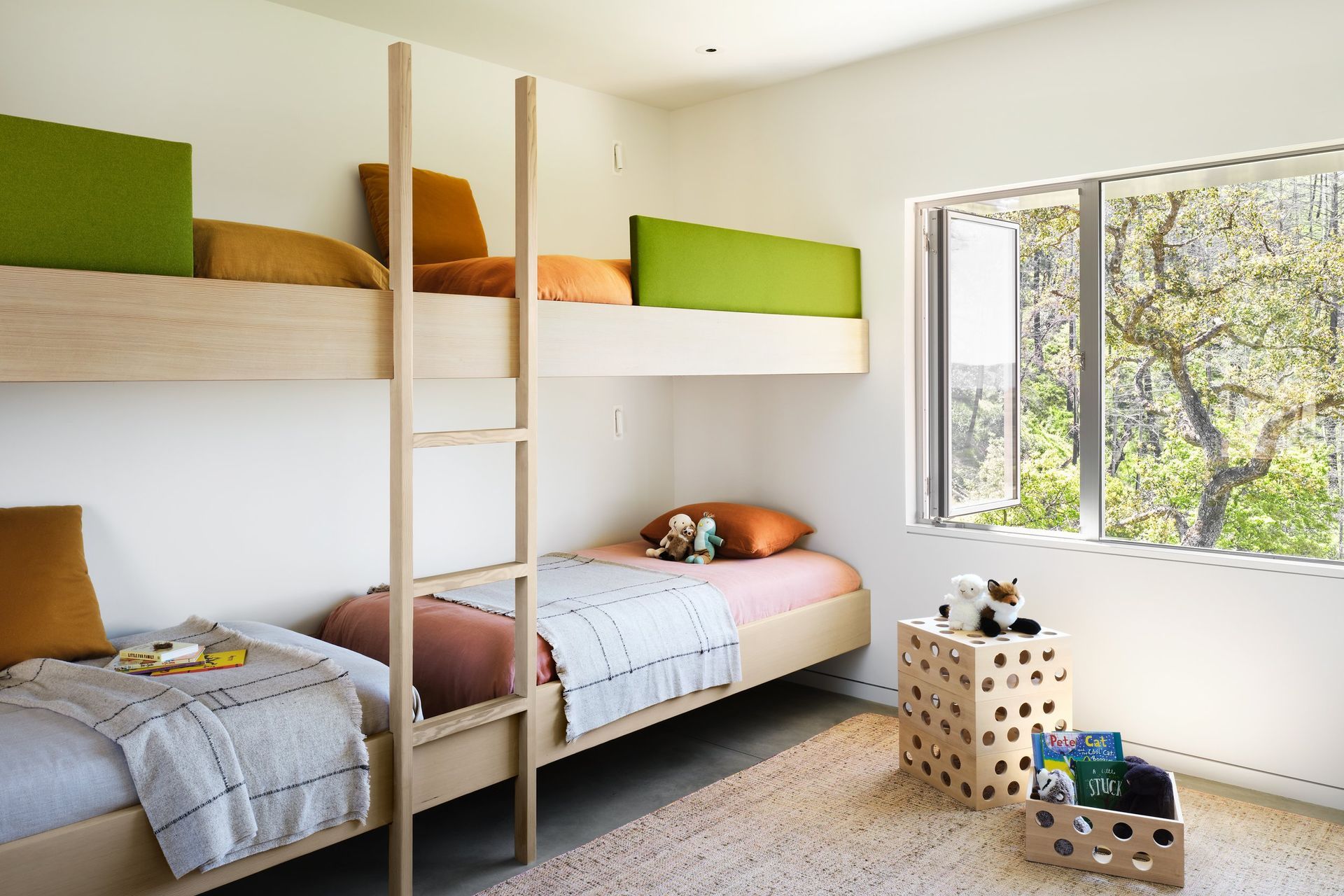 STUDIOCOLLINSWEIRPINEFLATBunkroom.jpeg