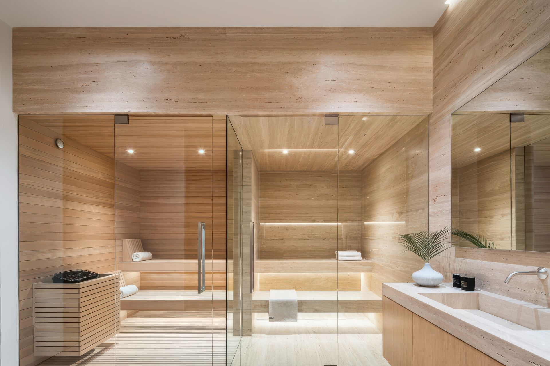 imgi34Lago-Vista-Residence-21-1200x883-gigapixel-standard-v2-4x.jpg