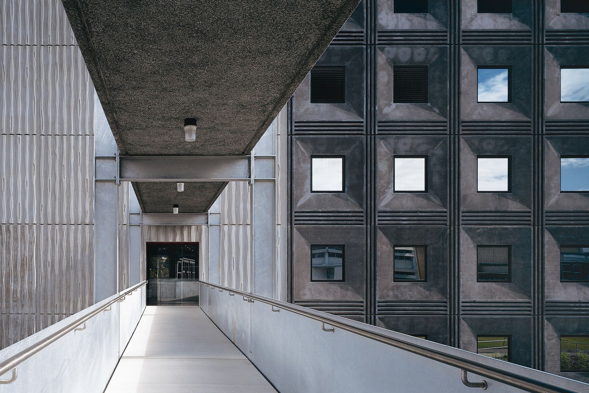 04Deakin-2400x1614.jpg