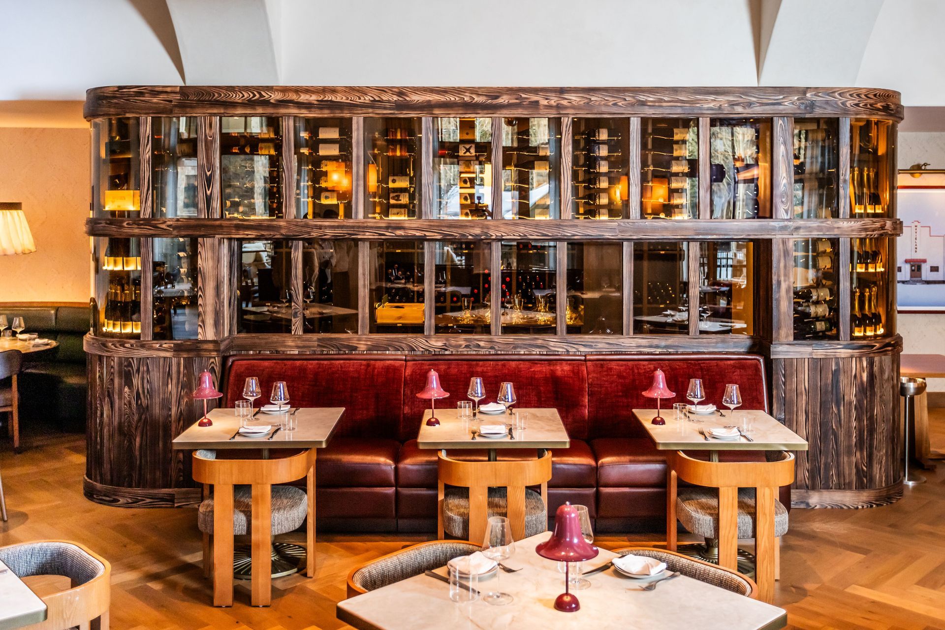 09-DINING-WINE.jpg