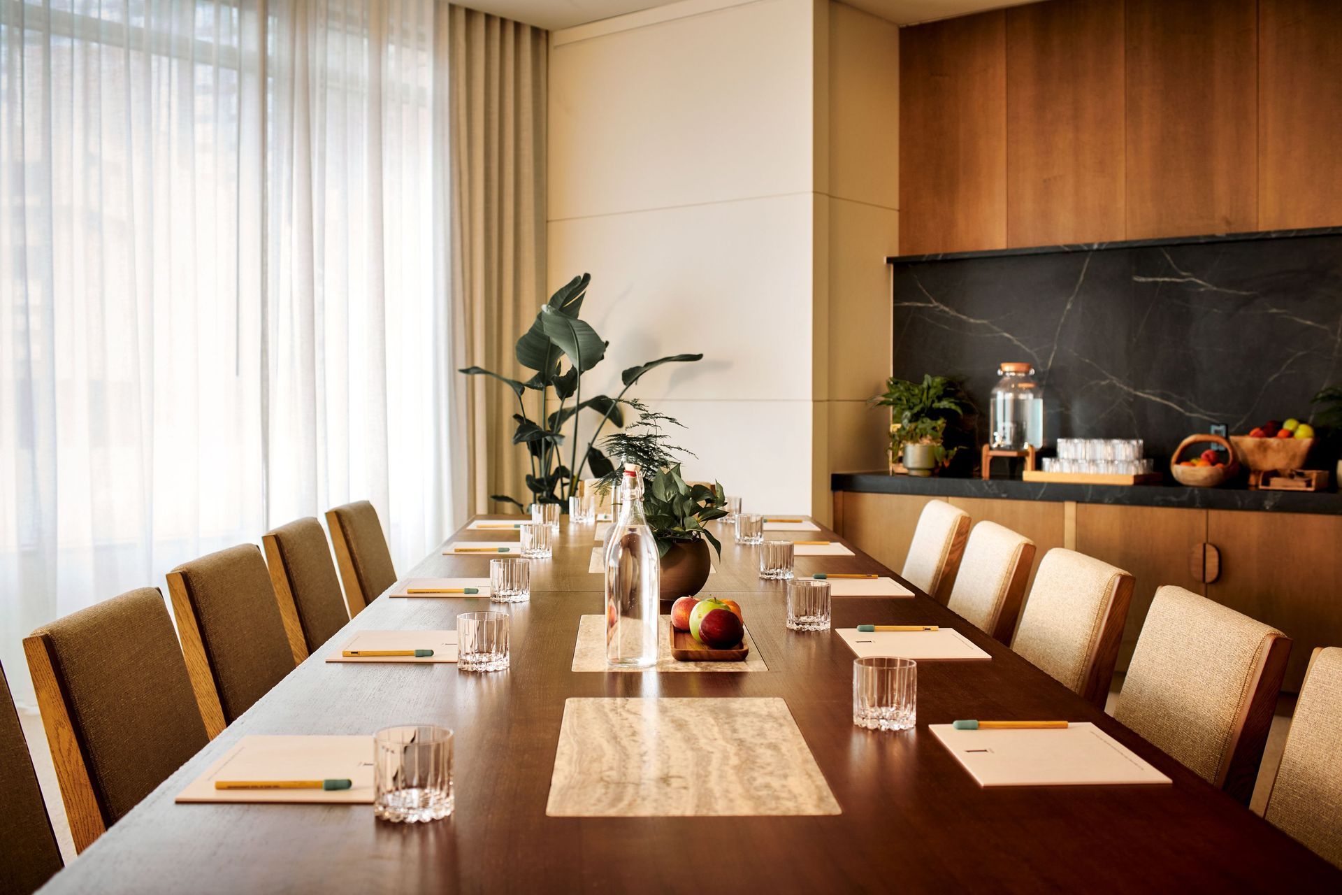 61HotelSeattleparttwoarchMeetingroomNootka.jpg