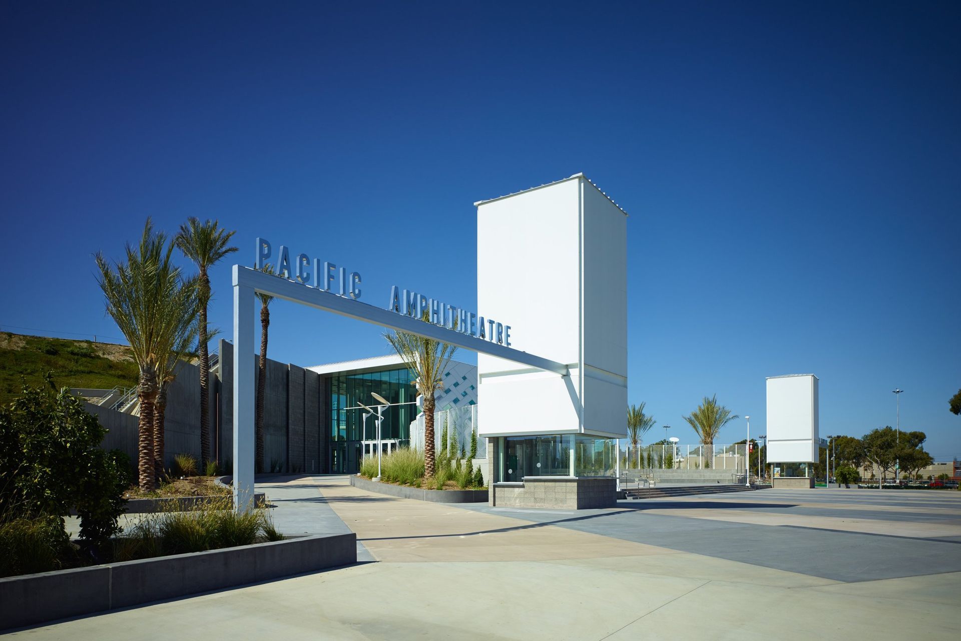 PacificAmphitheatre04.jpg