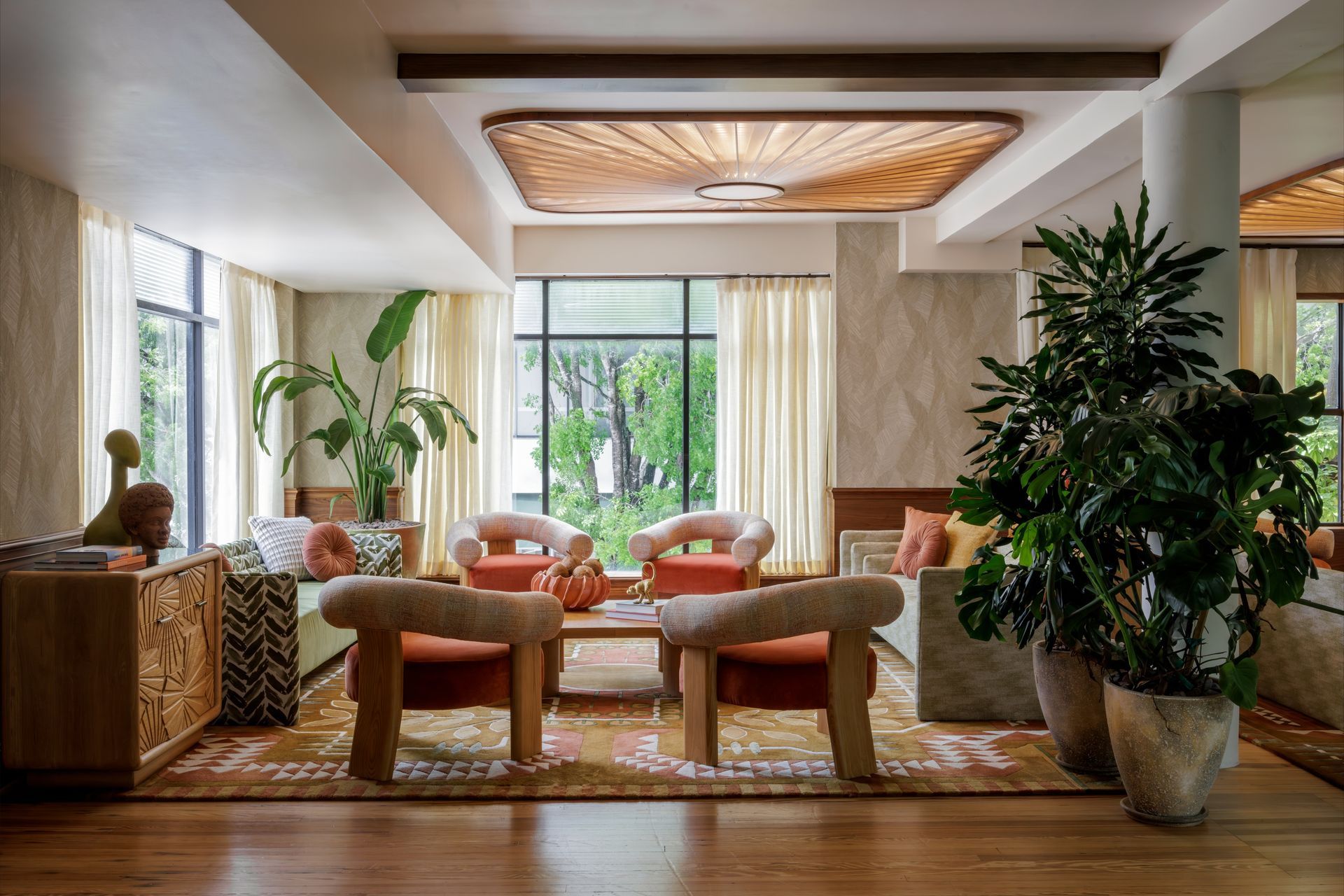 THEMOOREMIAMI0301-Enhanced-NR-Edit4K-ap-compressed.jpg