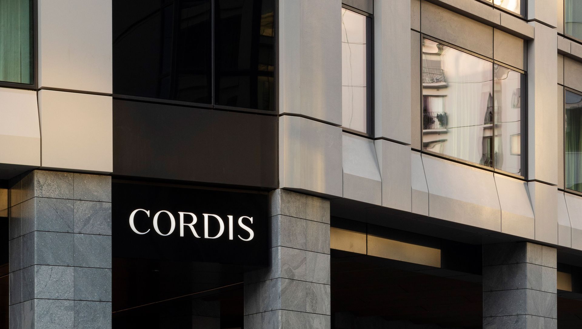 Pinnacle Tower, Cordis Auckland banner