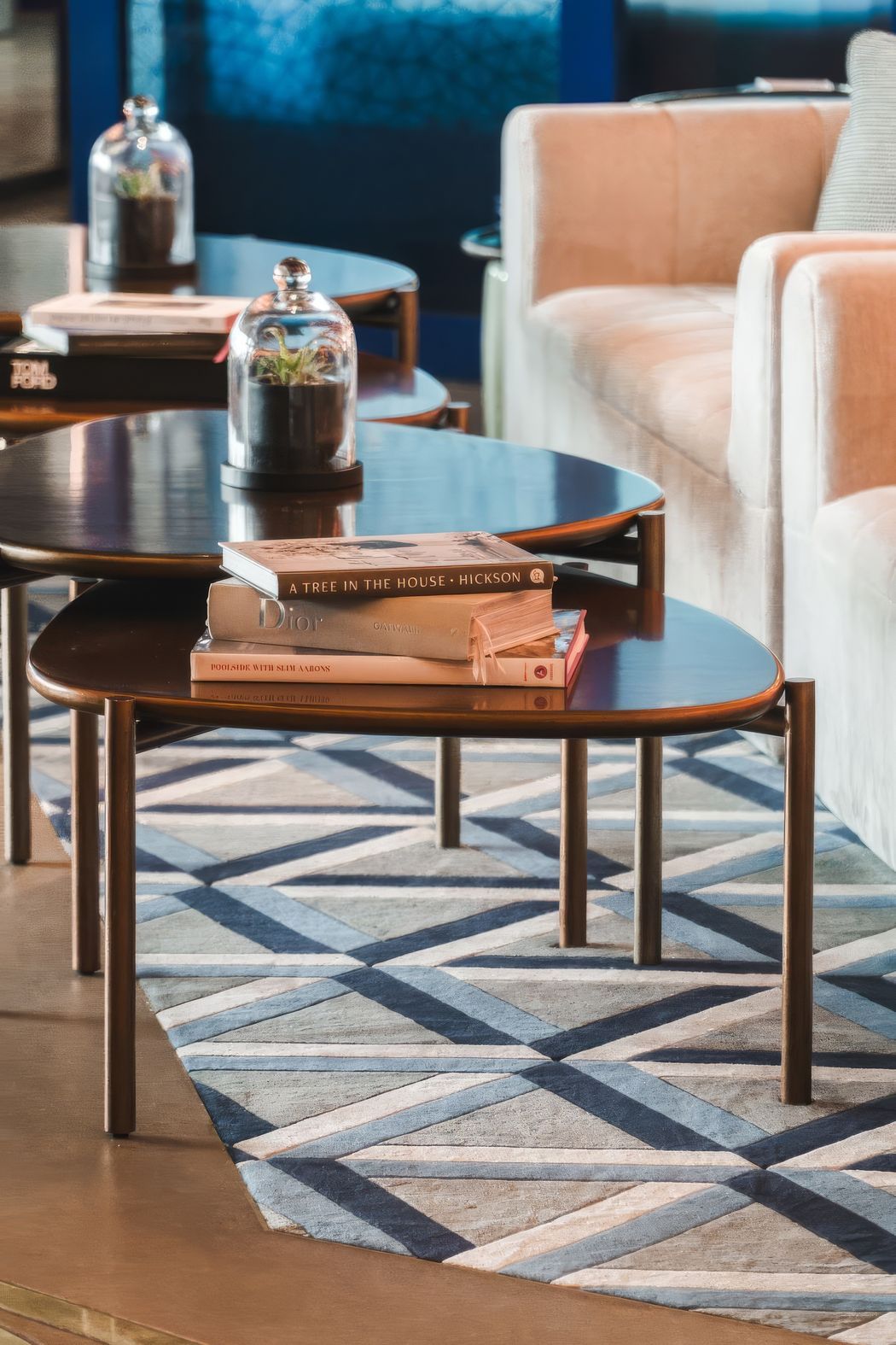 designer-rugs-w-hotel-sydney-blue-close-up-rug-oh-wh-upscaled-by-Replicate.jpg