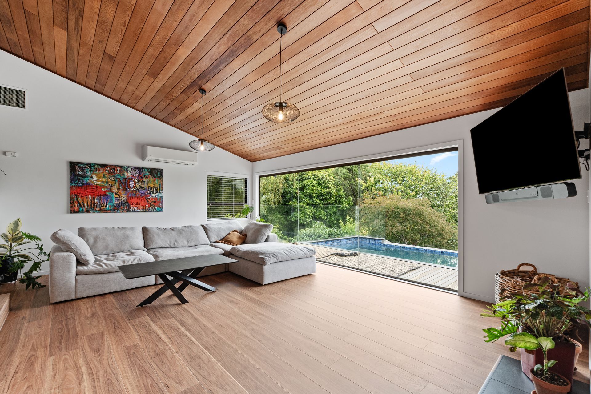017Open2viewID589980.jpg