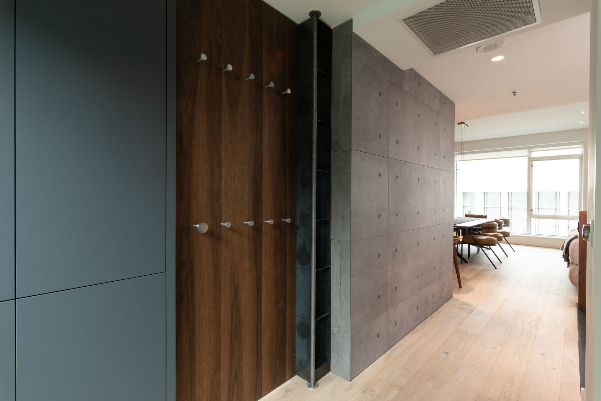 02489-Harrison-12kitchen-door-detail-closedcopy-webzack-devito-architecture-scaled.jpg
