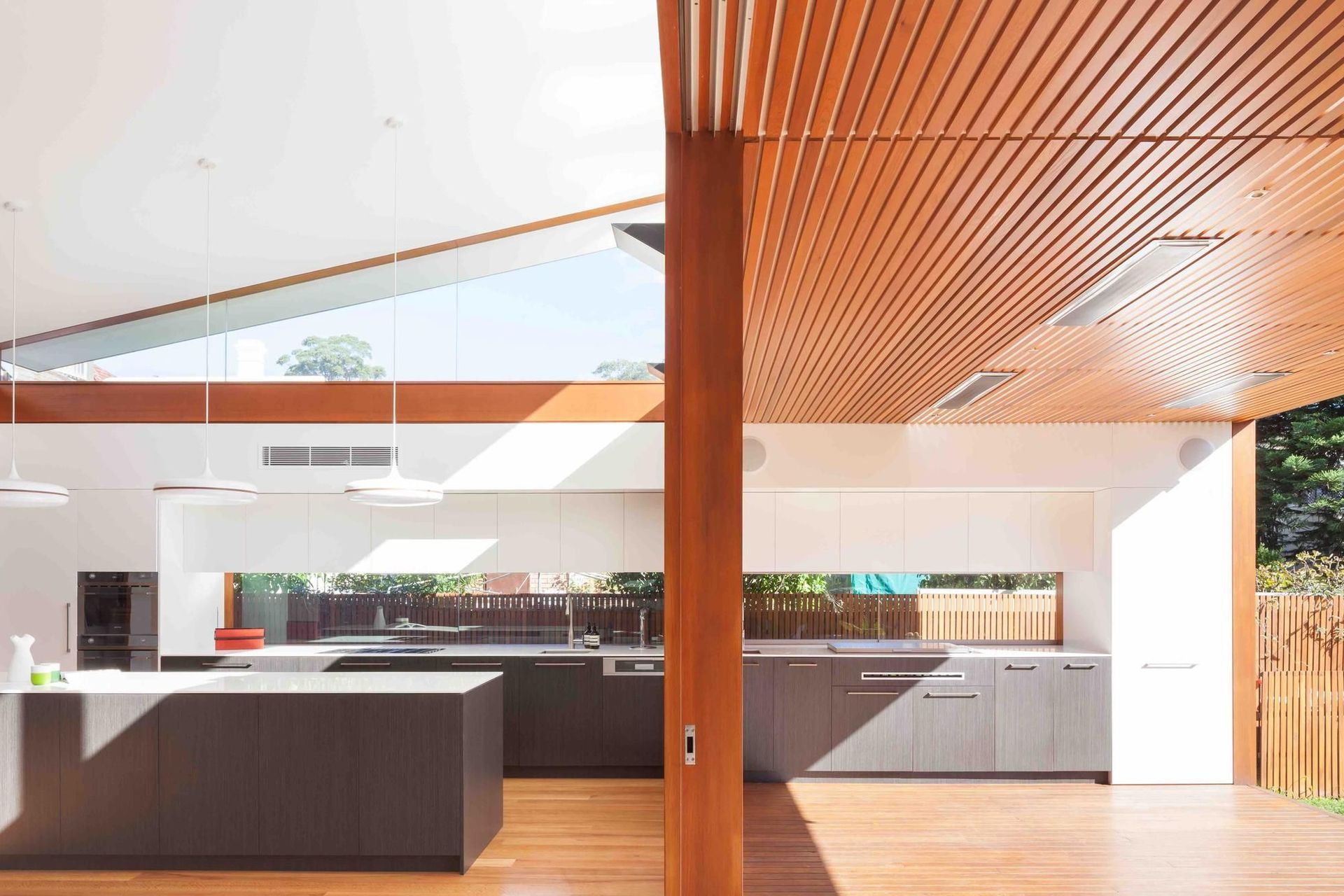 05-Matt-Day-Architect-Matt-Day-Covered-Outdoor-Deck-Living-Timber-Highlight-Glazing.jpeg