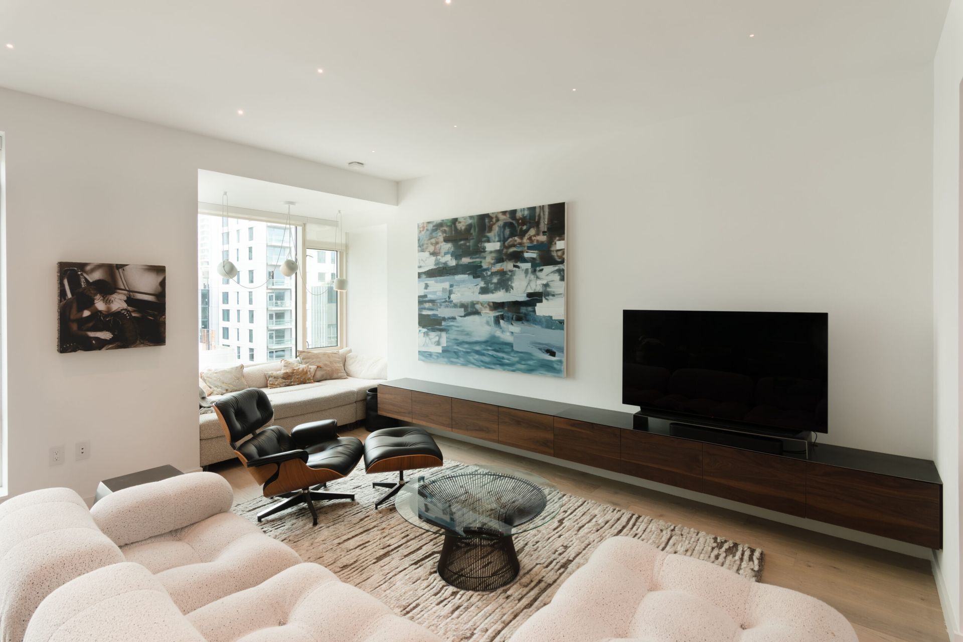 05489-Harrison-17livingroomcopy-webzack-devito-architecture-scaled.jpg