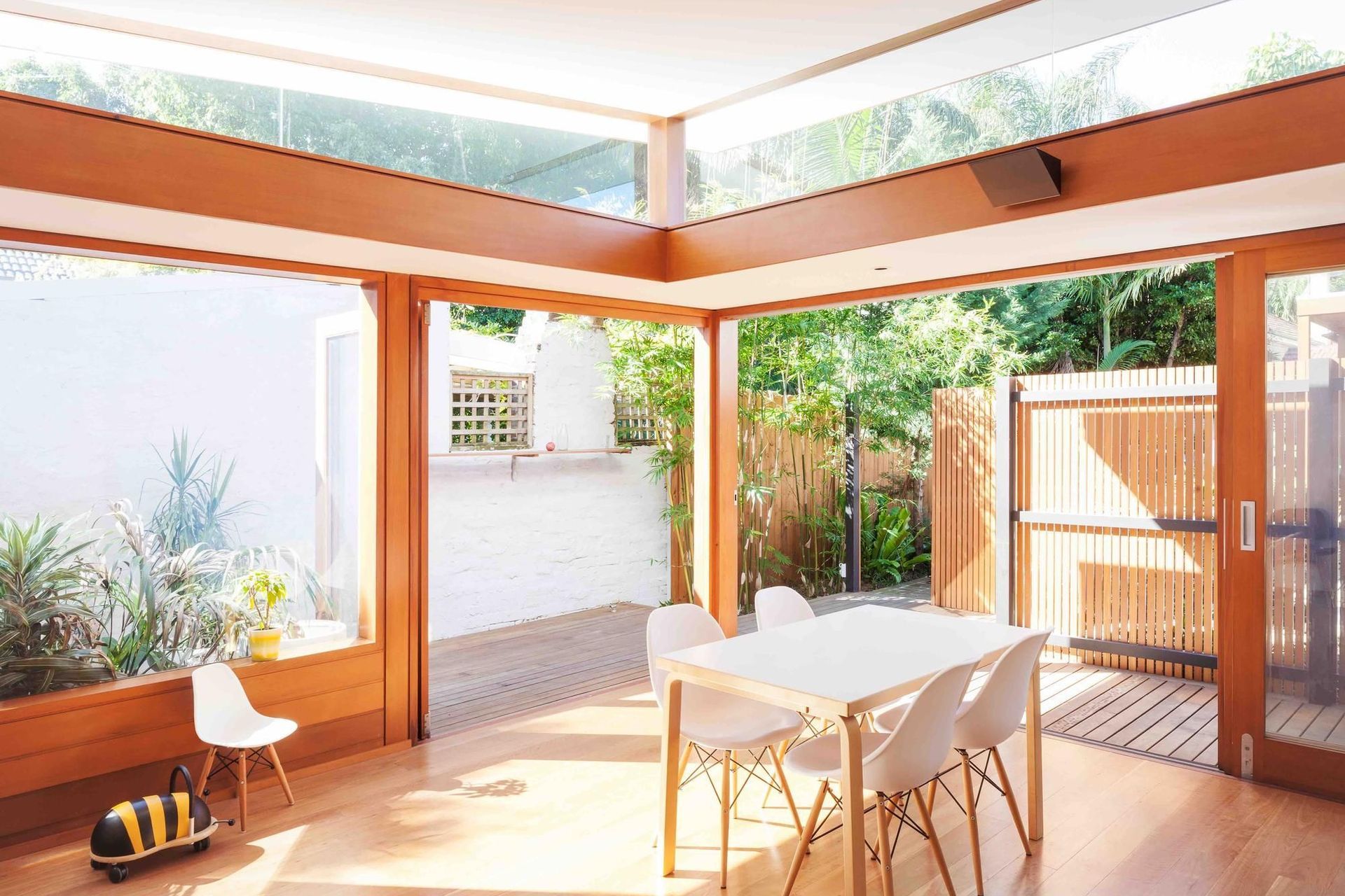 10-Matt-Day-Architect-Matt-Day-Dining-Timber-Post-Timber-Beam-Natural-Light.jpeg