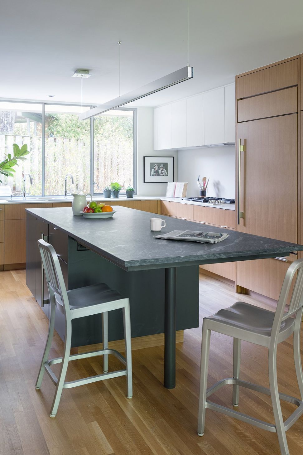 11InwoodPlaceCuppettKilpatrickArchitectureandInteriorDesignmodern-kitchen-oak-cabinetry-stone-island.jpg