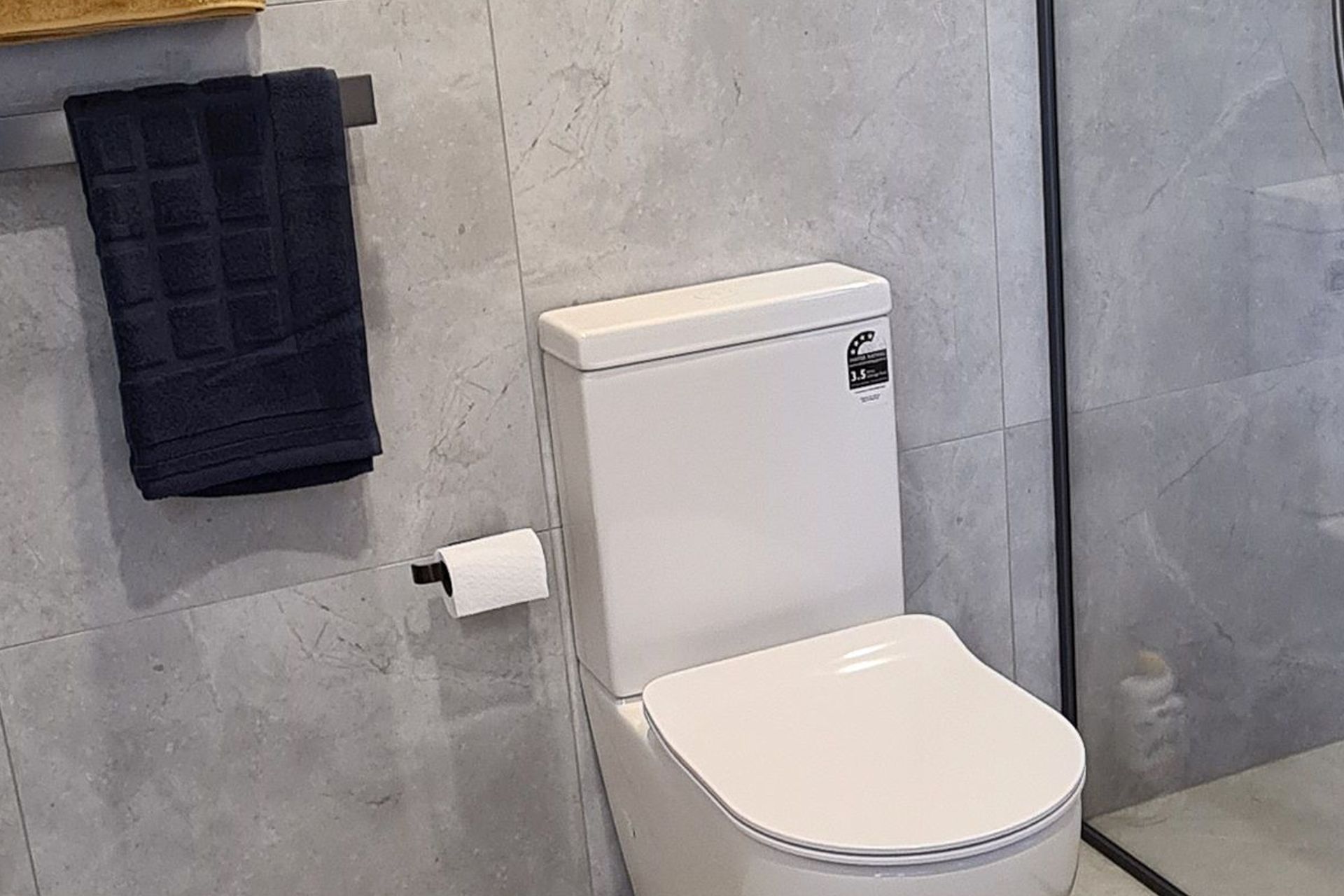 Byblos Gardens &amp; Bathroom
