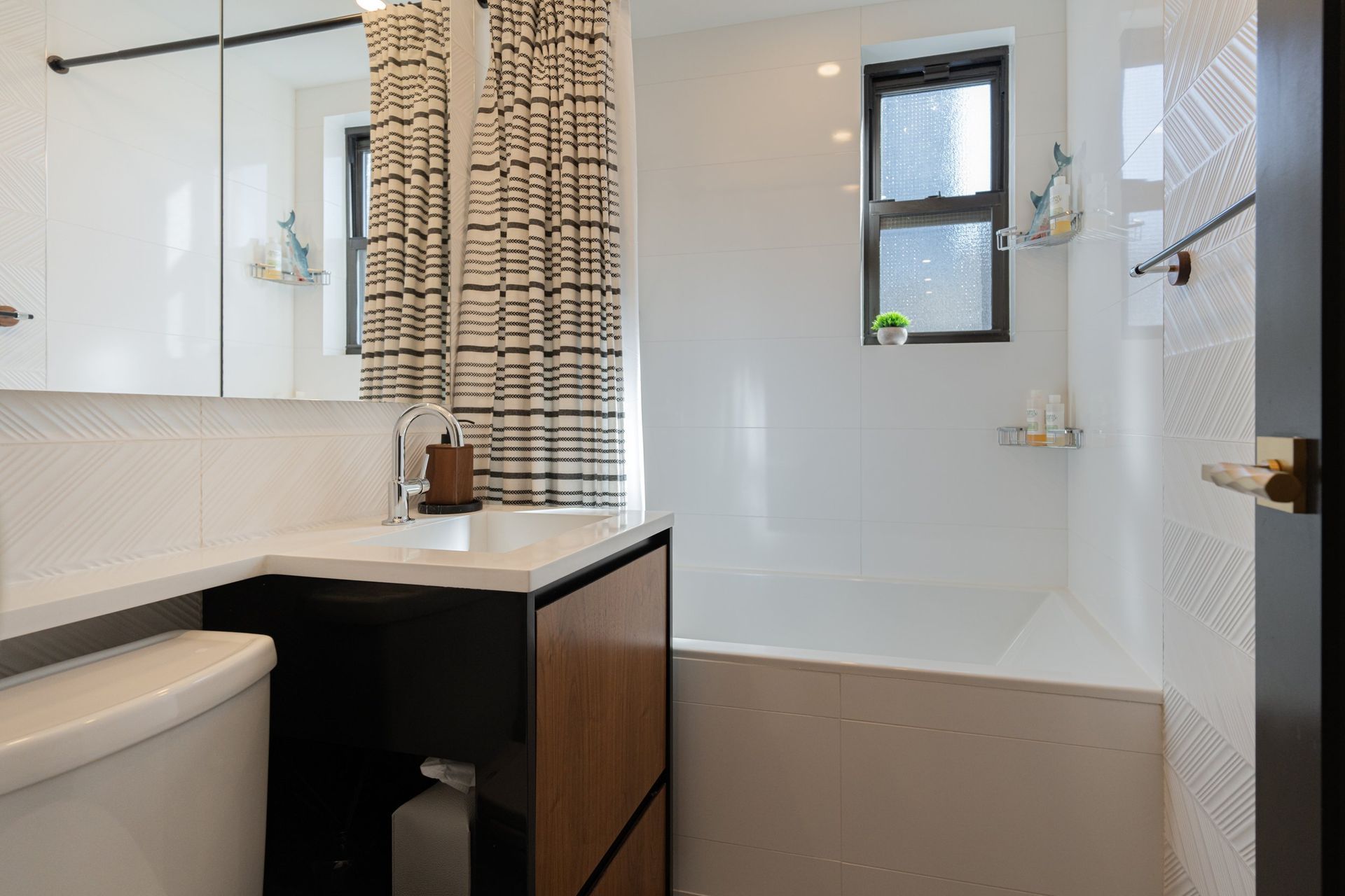 202310113FL9LK92.jpg