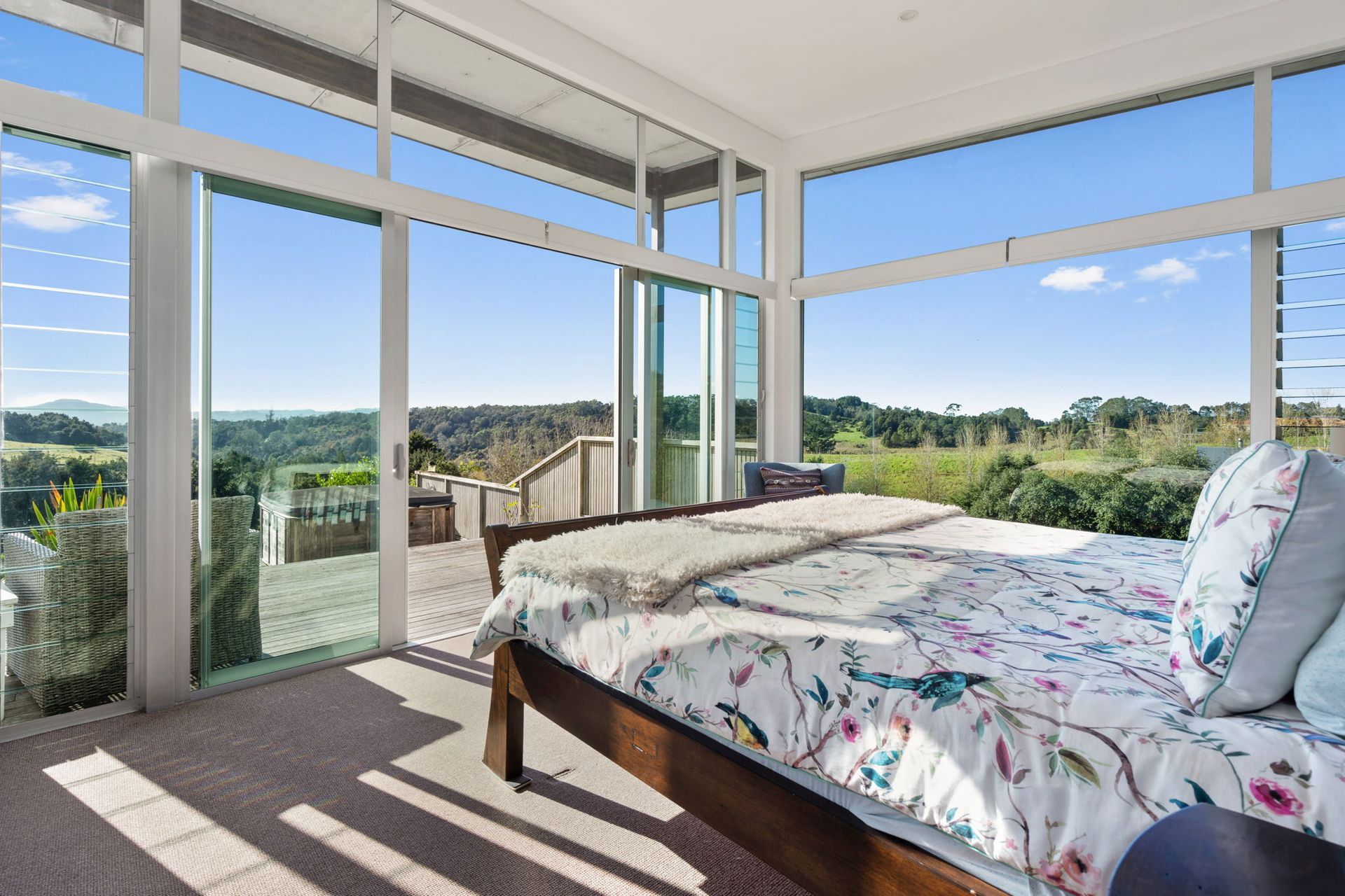 28-web-or-mls-147-Pompallier-Estate-Drive-24.jpg