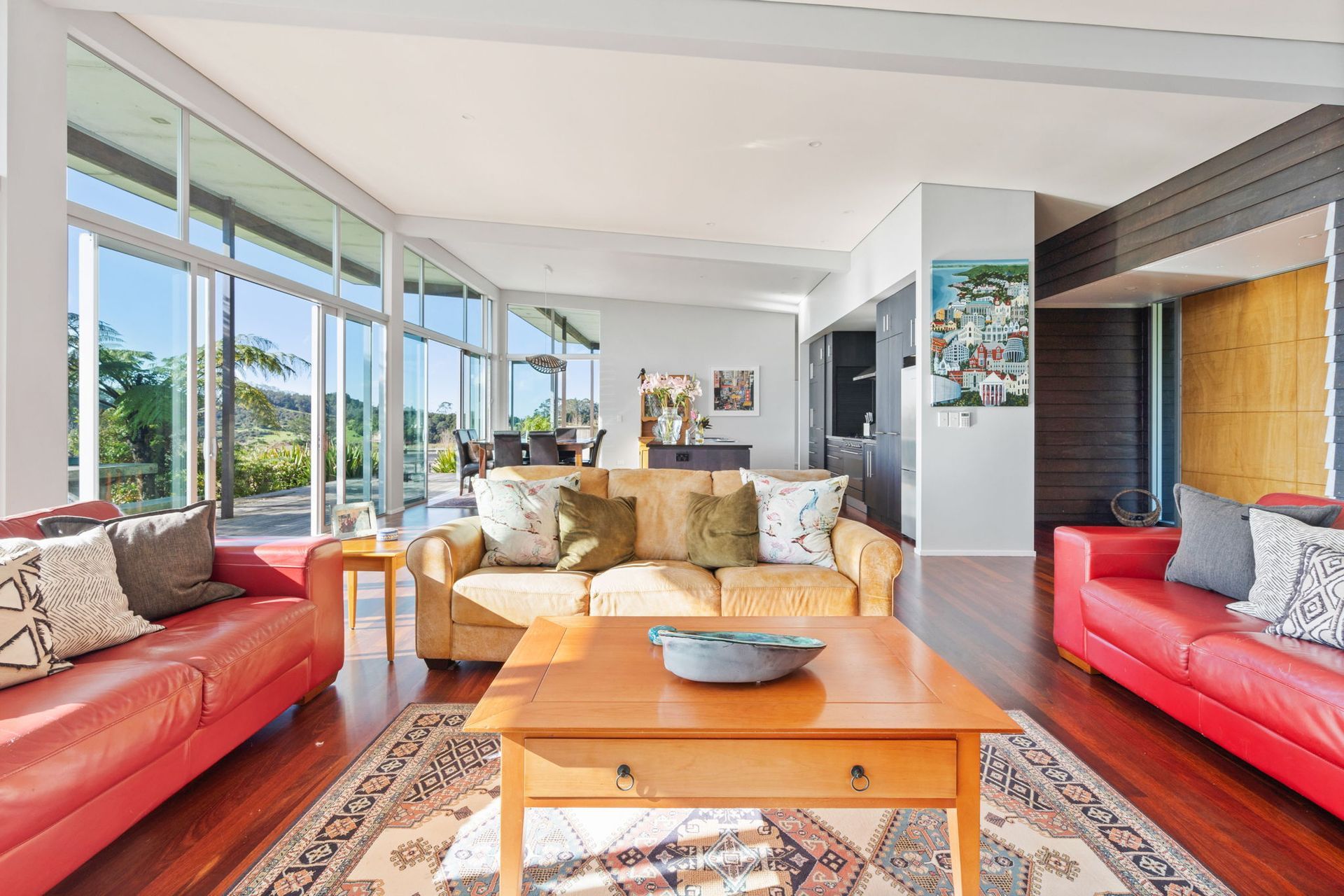 5-web-or-mls-147-Pompallier-Estate-Drive-15-v3.jpg