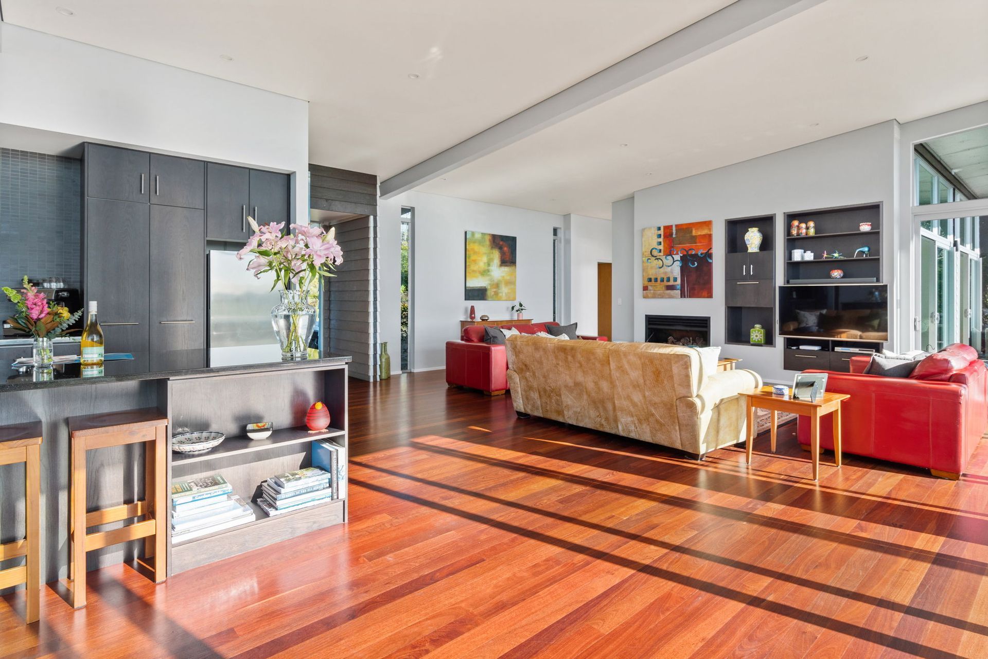 8-web-or-mls-147-Pompallier-Estate-Drive-11.jpg