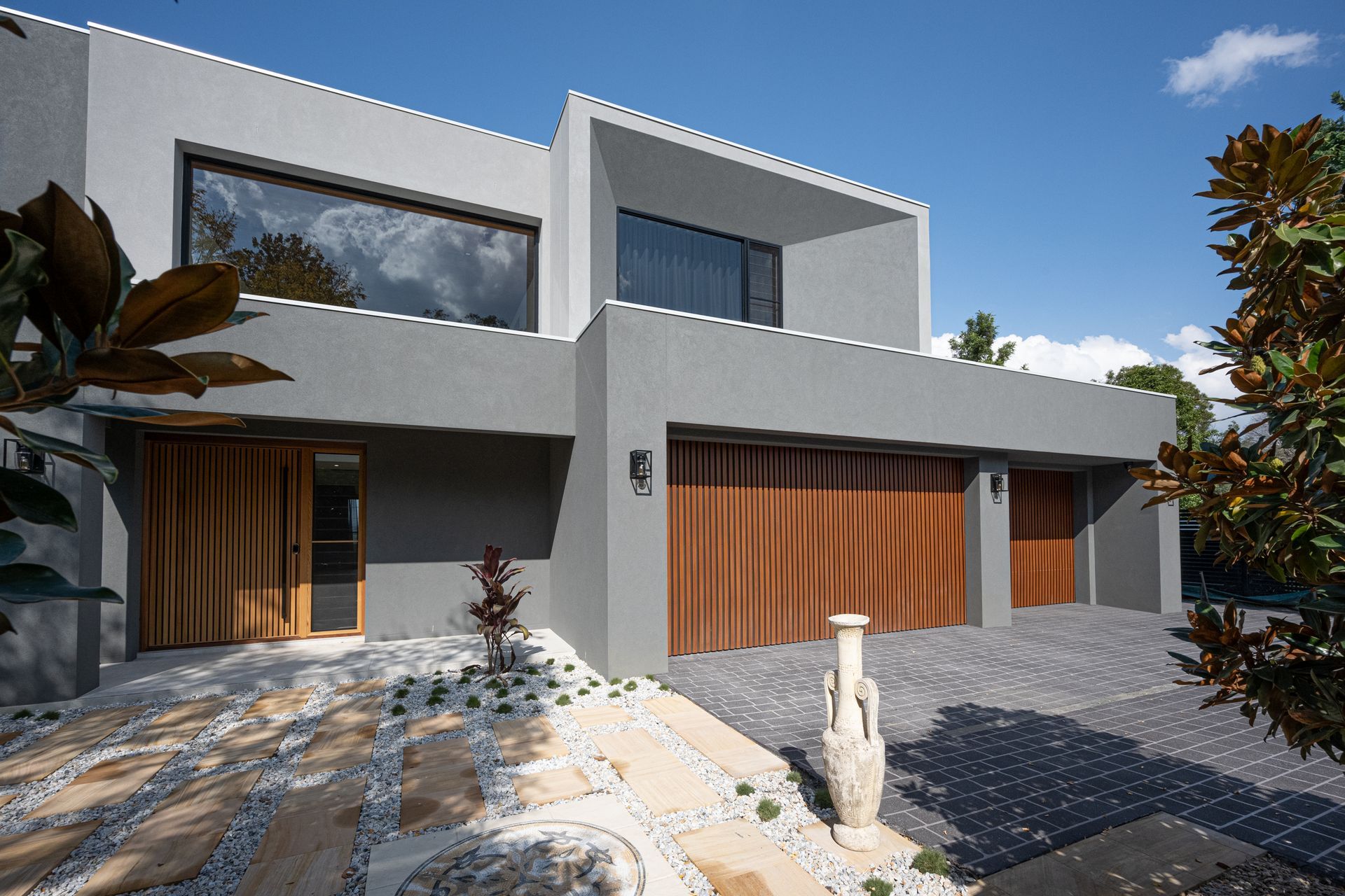Decowood-battens-in-Ironbark-fixed-to-Monument-Highwater-Homes-2-v2.jpg