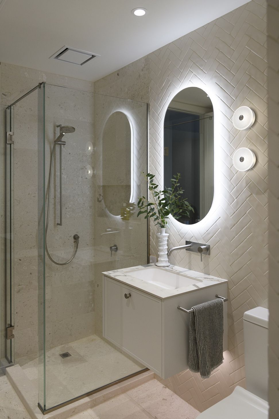 Hello-SaturdayOCEAN-VIEWAppartmentRenoBathroom-3.jpg