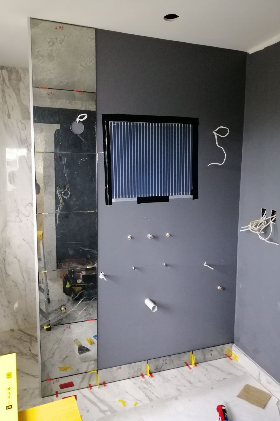Takapuna Home - Bespoke antique mirrored wall