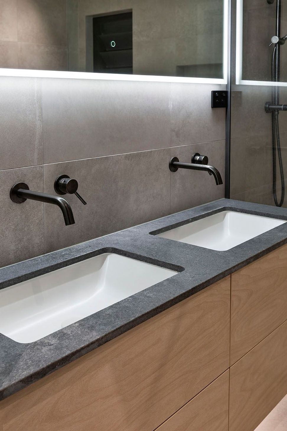 Ensuite vanity
