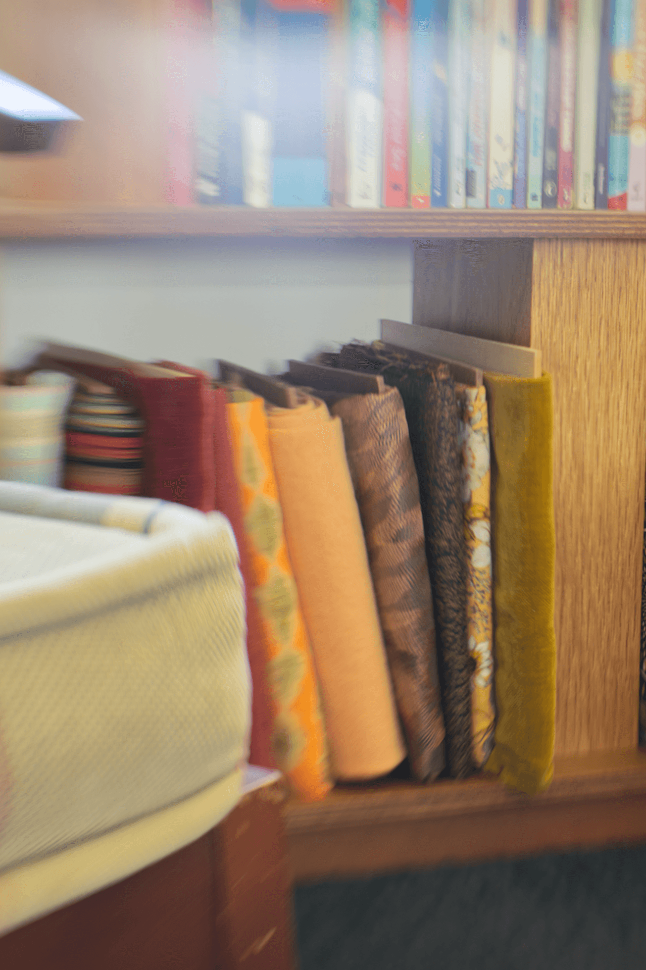 Kanat-StudioArtists-LibraryShelvingDetail.png