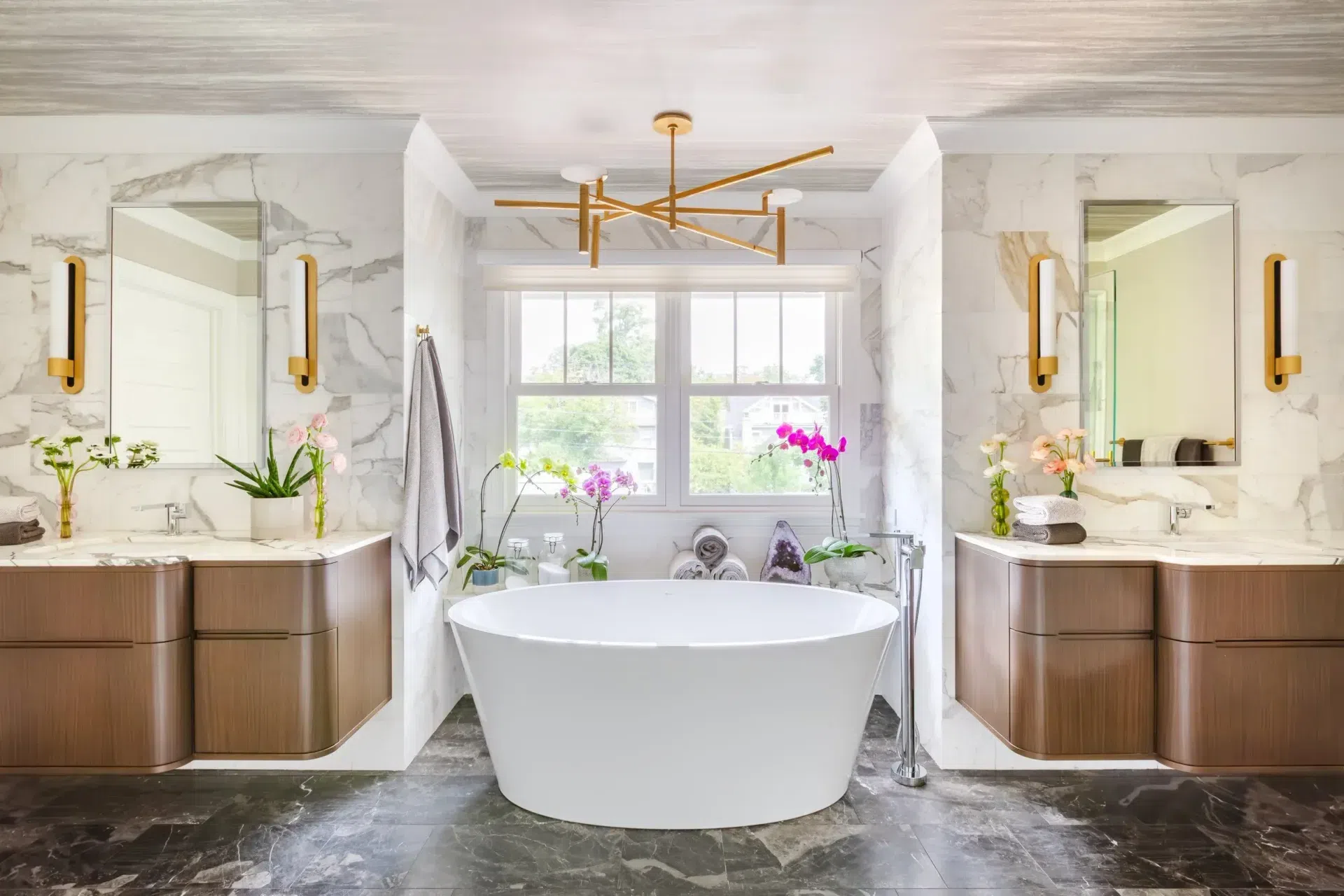 NMI-WilmetteHSF-MasterBath-1.webp