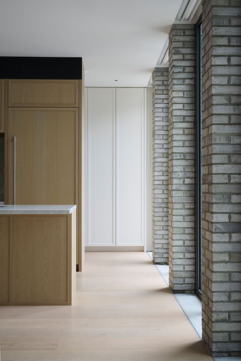 Petersen-D91-bricks-Murrumbeena-House-Kitchen.jpg