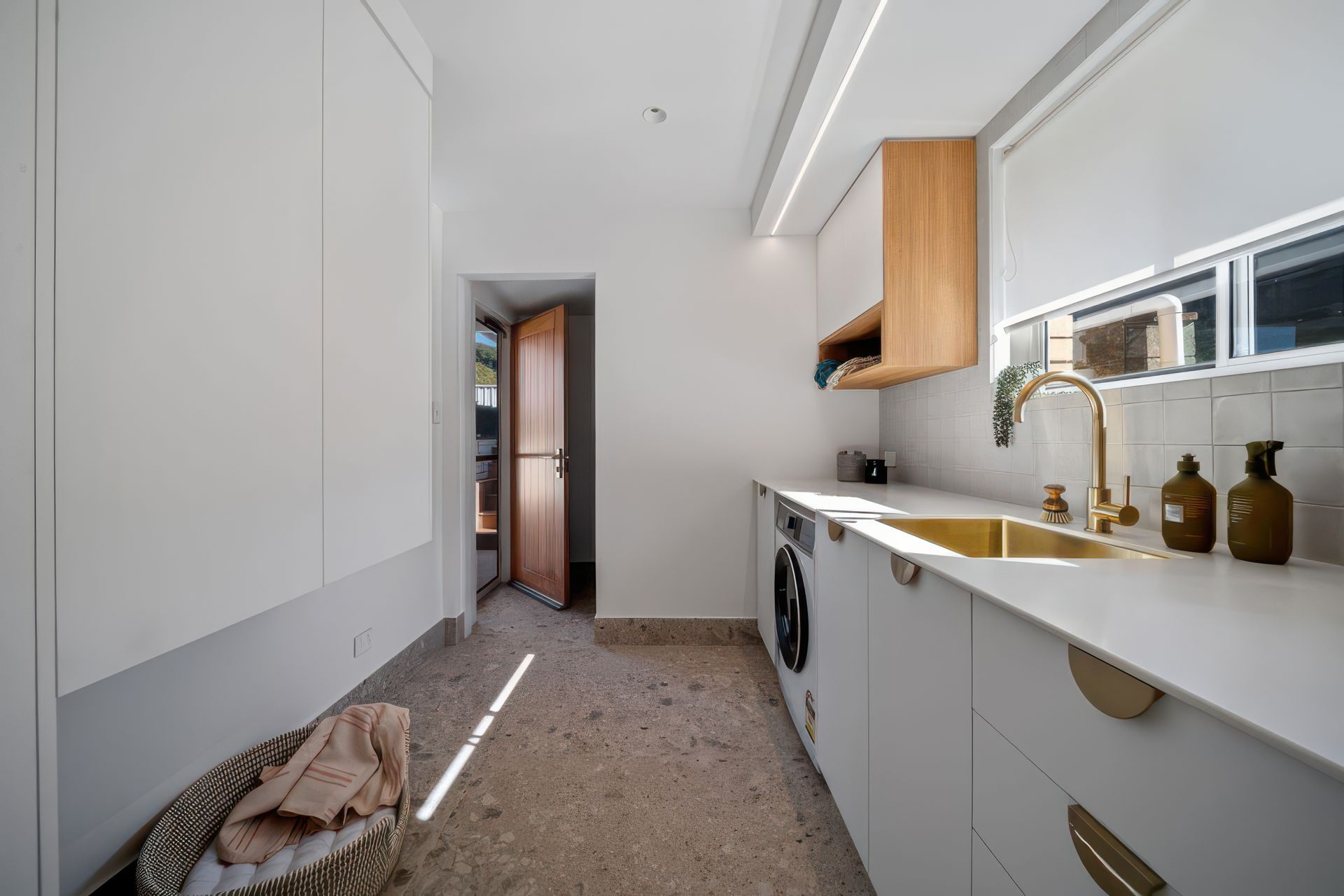 The-Avenue-Laundry-1024x683-gigapixel-standard-v2-4x.jpeg