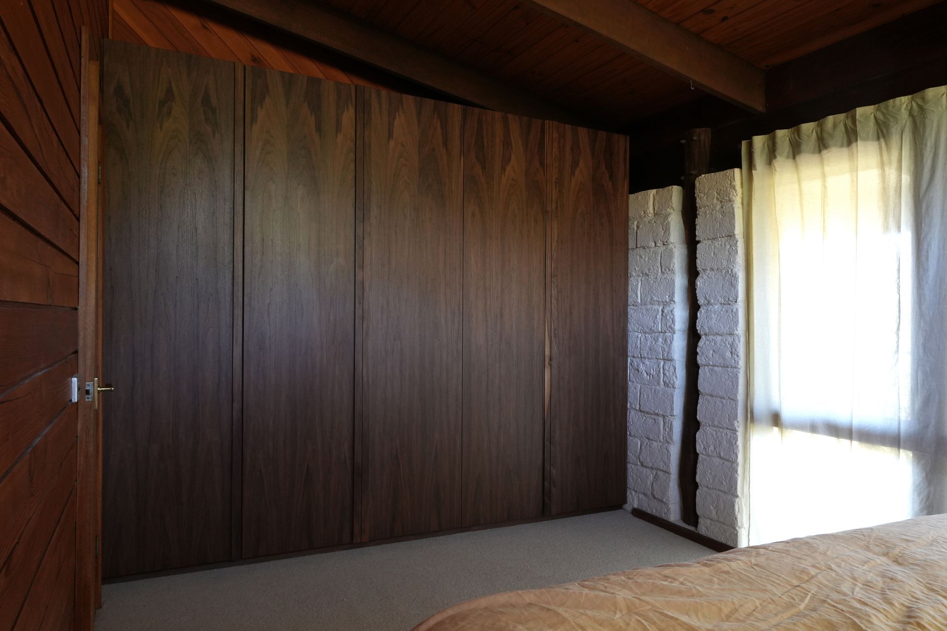 WarrandyteWardrobe1-v5.jpg