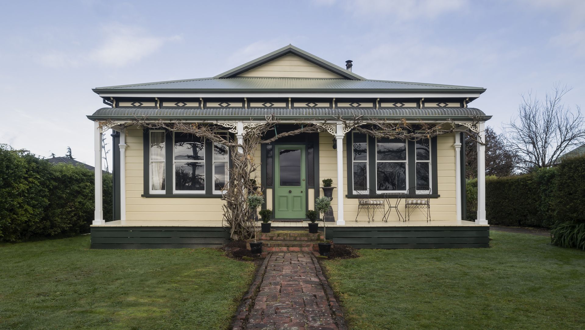 A New Roof and Reclad for Early 1900s Villa banner