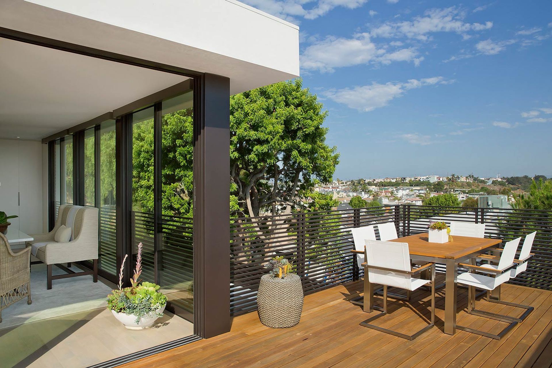 imgi148003-Deck-doors-open.jpg