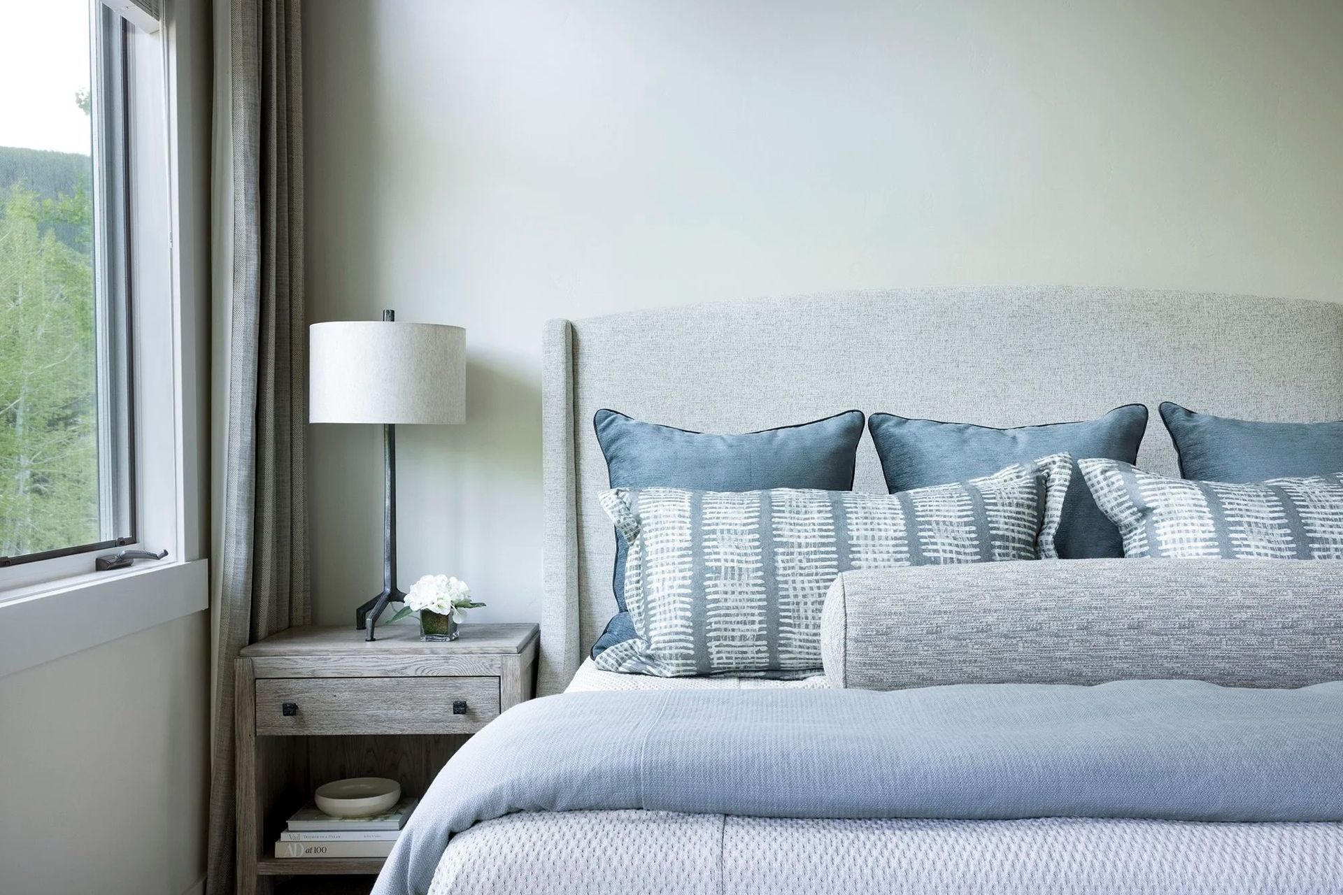imgi3VailHomePrimaryBDRM1PSFix-LR.jpg