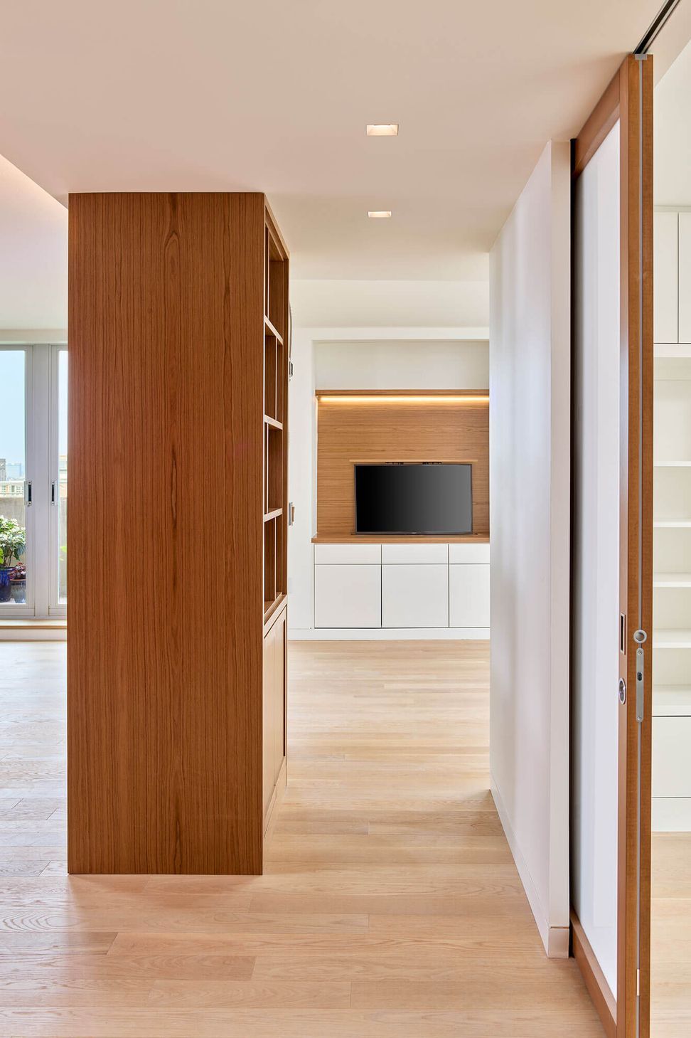 kYd-Hopkinson-House-Condo-02.jpg