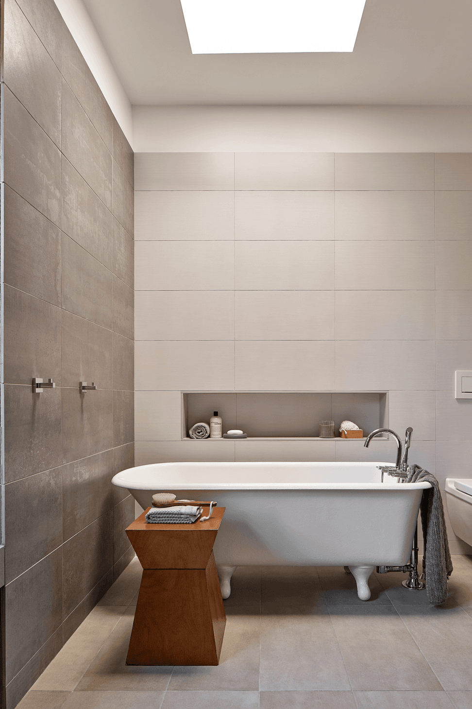 kYd-Logan-Square-Town-House-15.png