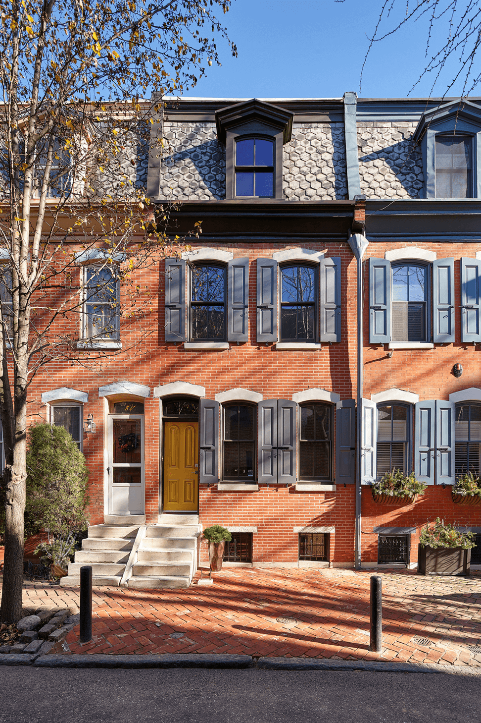 kYd-Logan-Square-Town-House-16.png