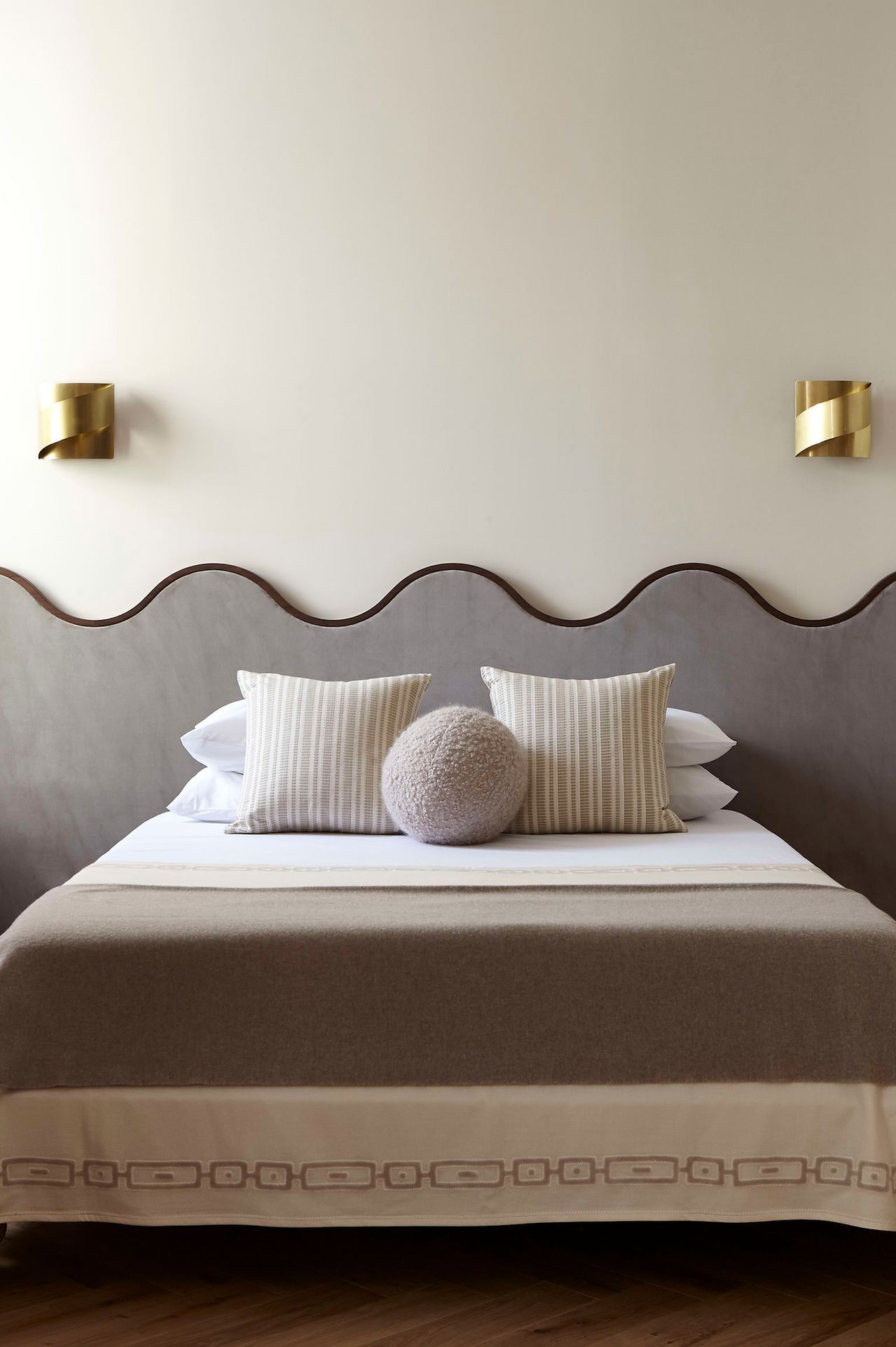 projectnahw3010cedroherringbonewestvillagerenobedroomlandscape-1.jpg