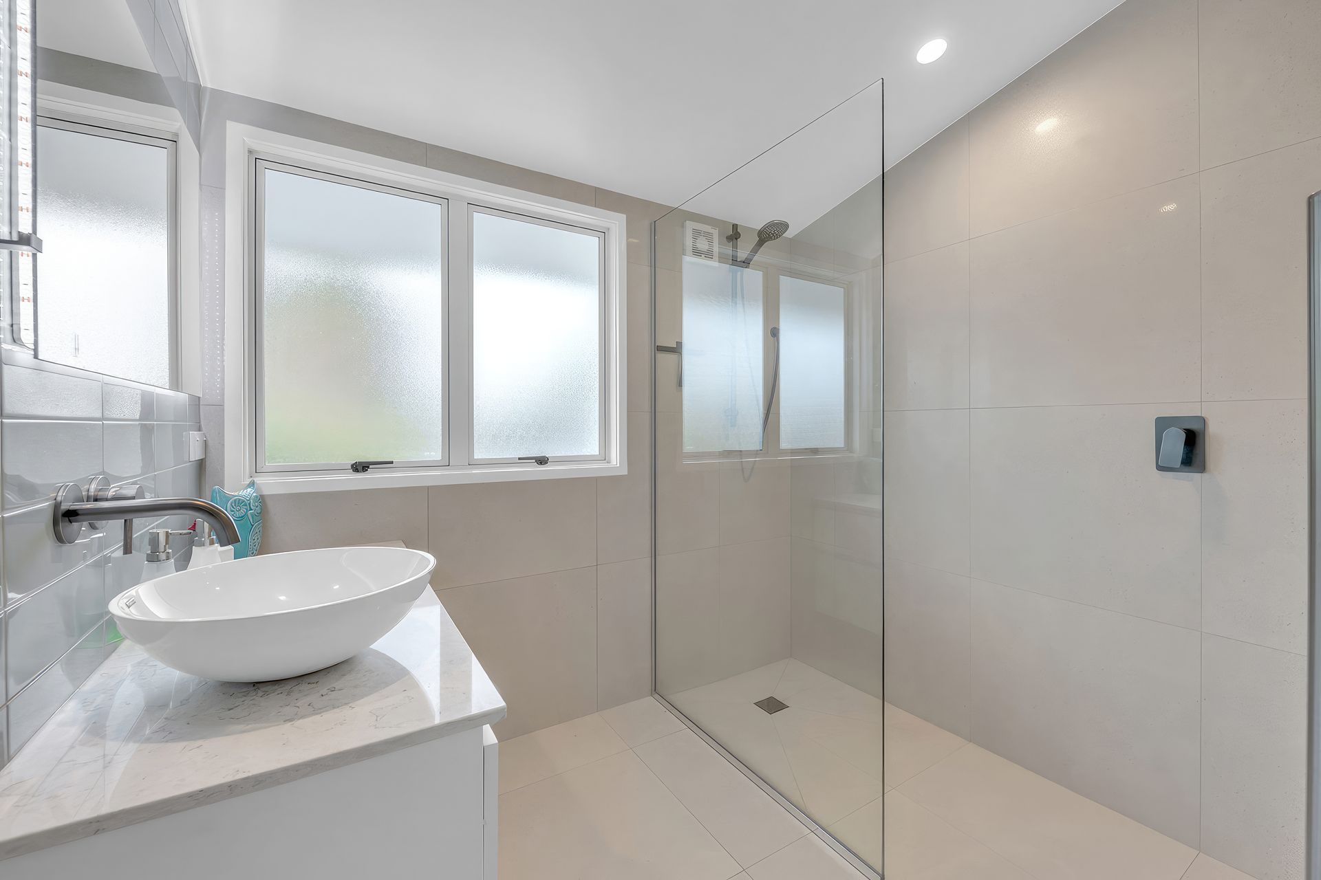 upGallery-Mian-Bathroom-Renovation-Beachlands-2-fix-standard-scale-200x.jpg