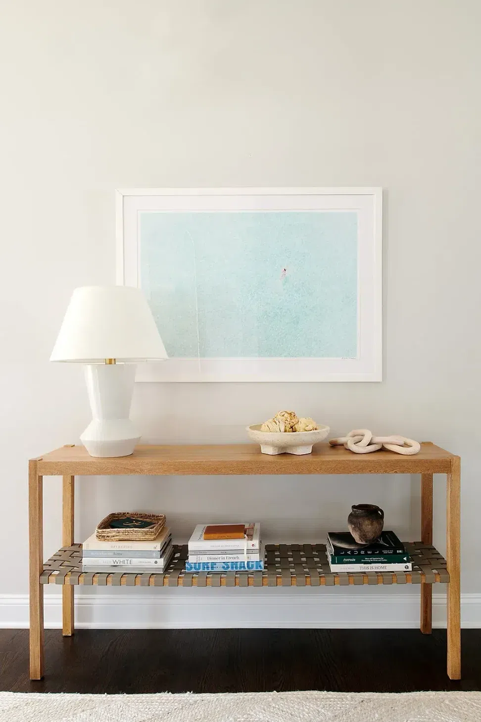 coastal-vibes-fresh-hall-console-table-modern-white-lamp.webp