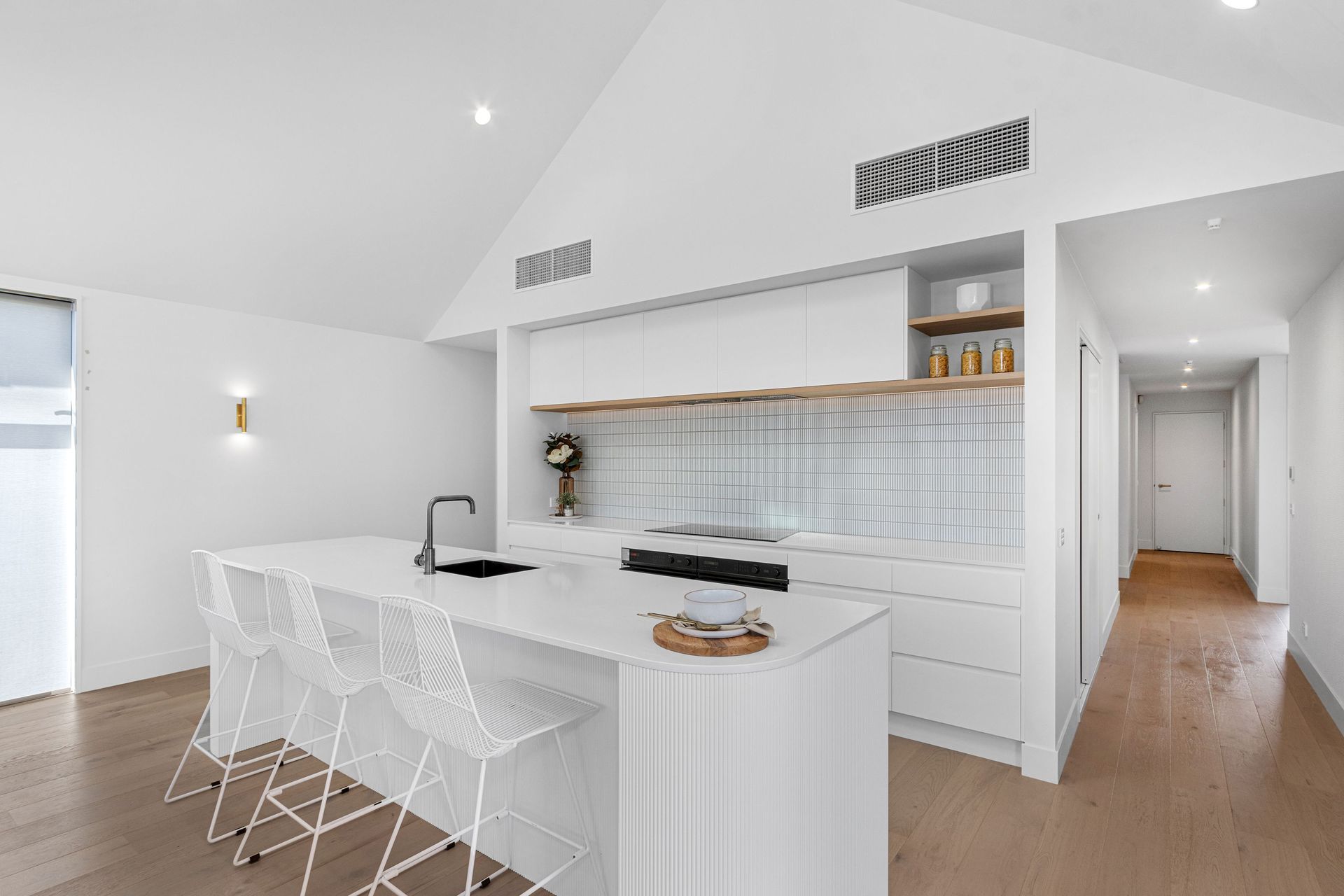 014Open2viewID573009-184ClydeRoad.jpg