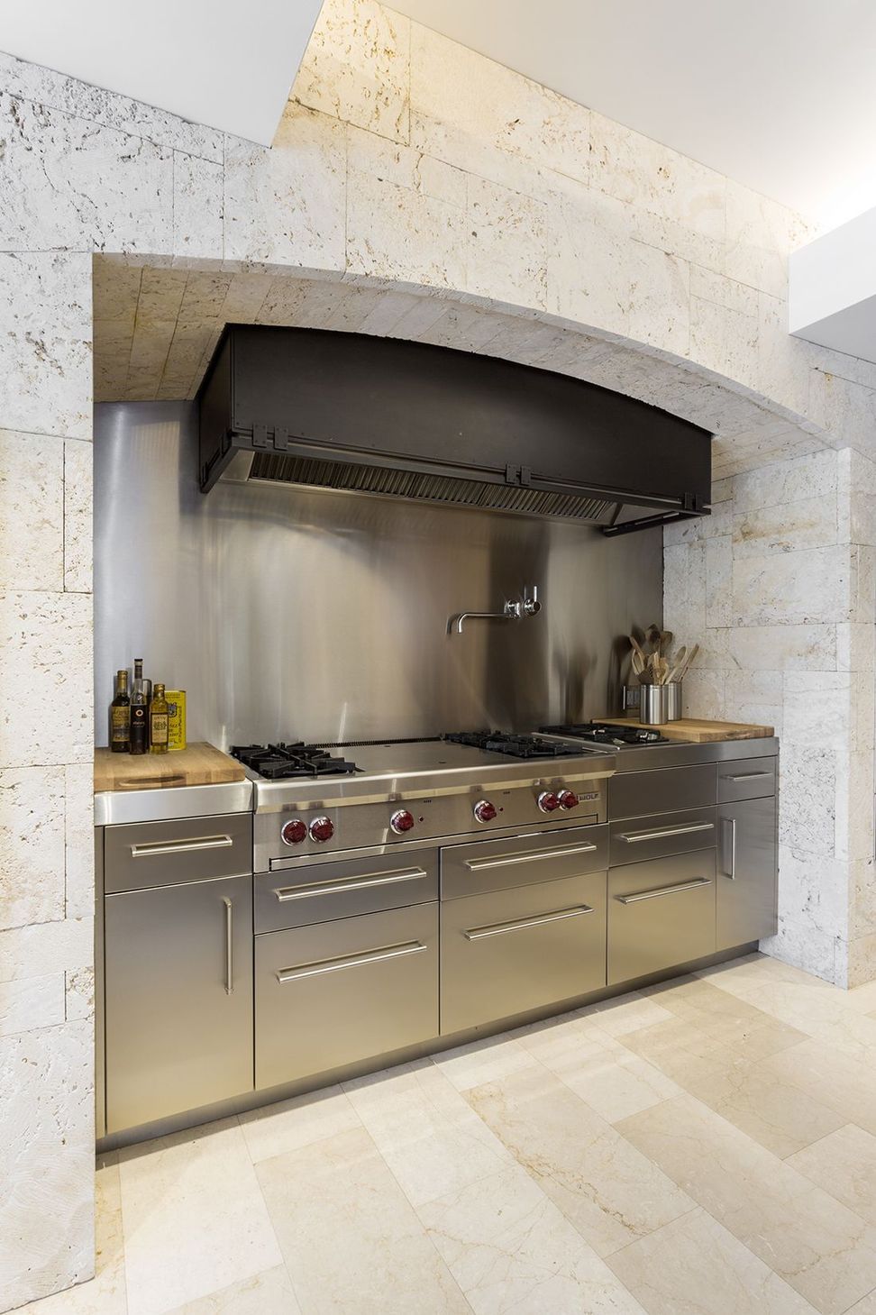 6956b448195277ca86b46a64Scientists-Kitchen-Oven.jpg
