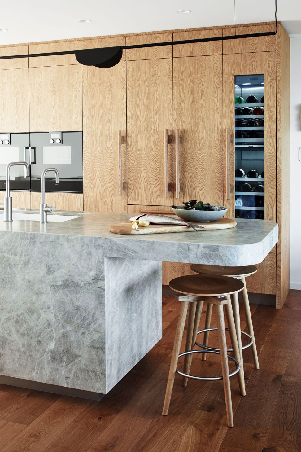 Bestwood Veneer, European Oak - Crown Cut. Design by Natalie Du Bois, Du Bois Designer Kitchens &amp; Interiors