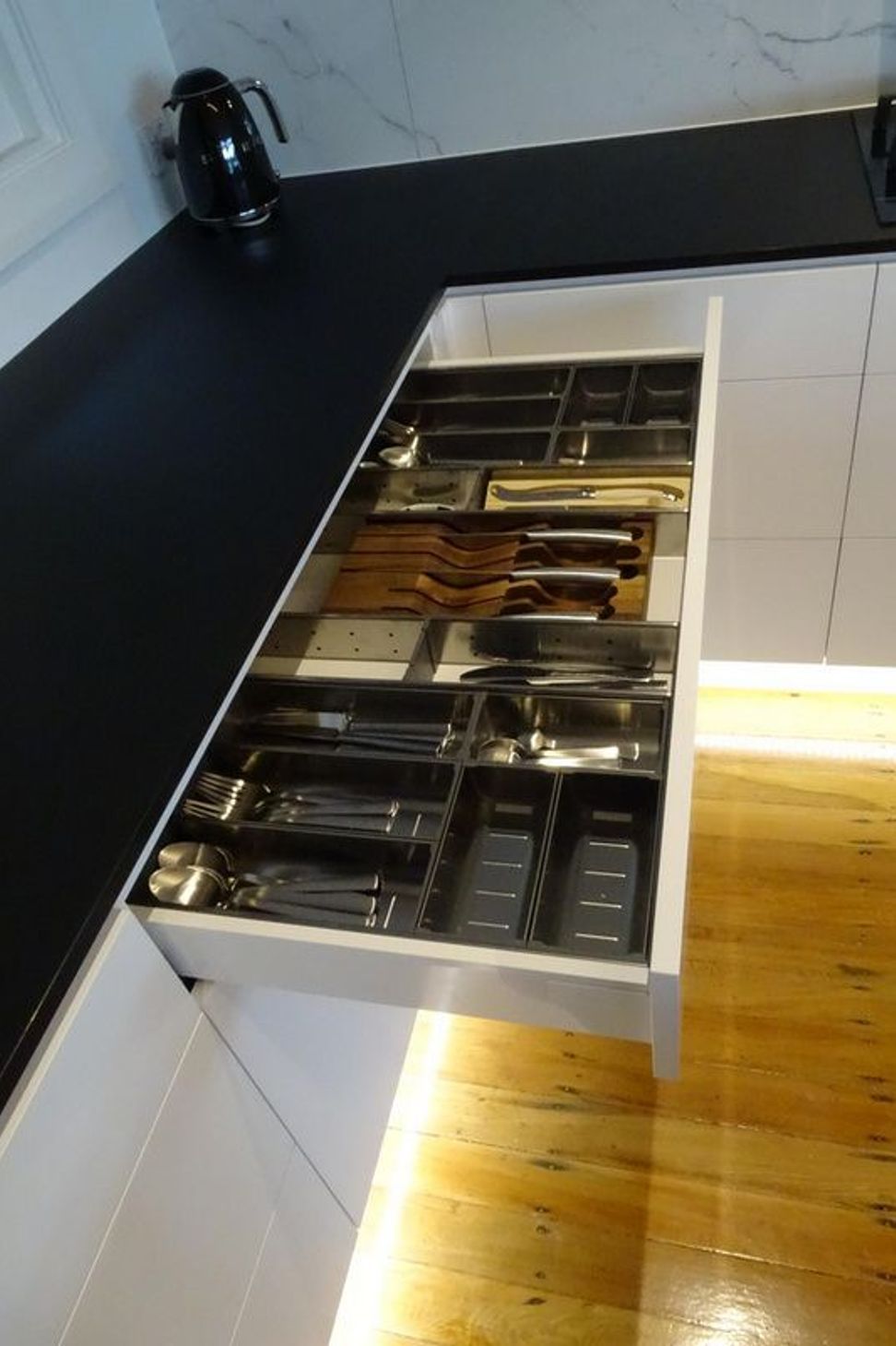 Kitchen cutlery storage and drawers