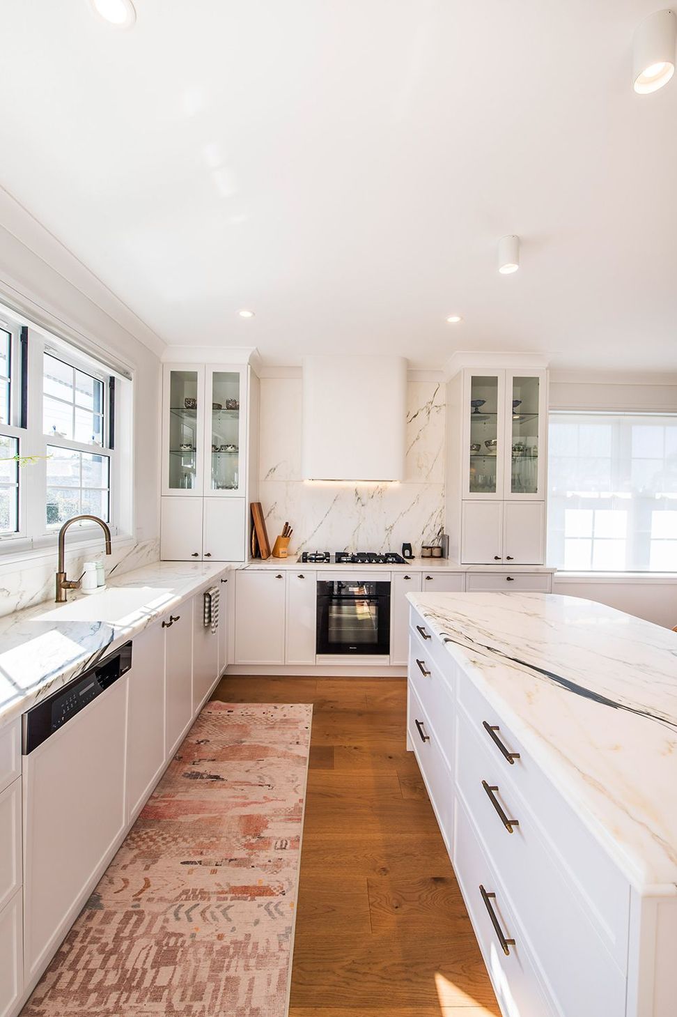 Modern-luxury-kitchen-design-premier-kitchens-sydney-meile-laminex-dulux-elica-12.jpg