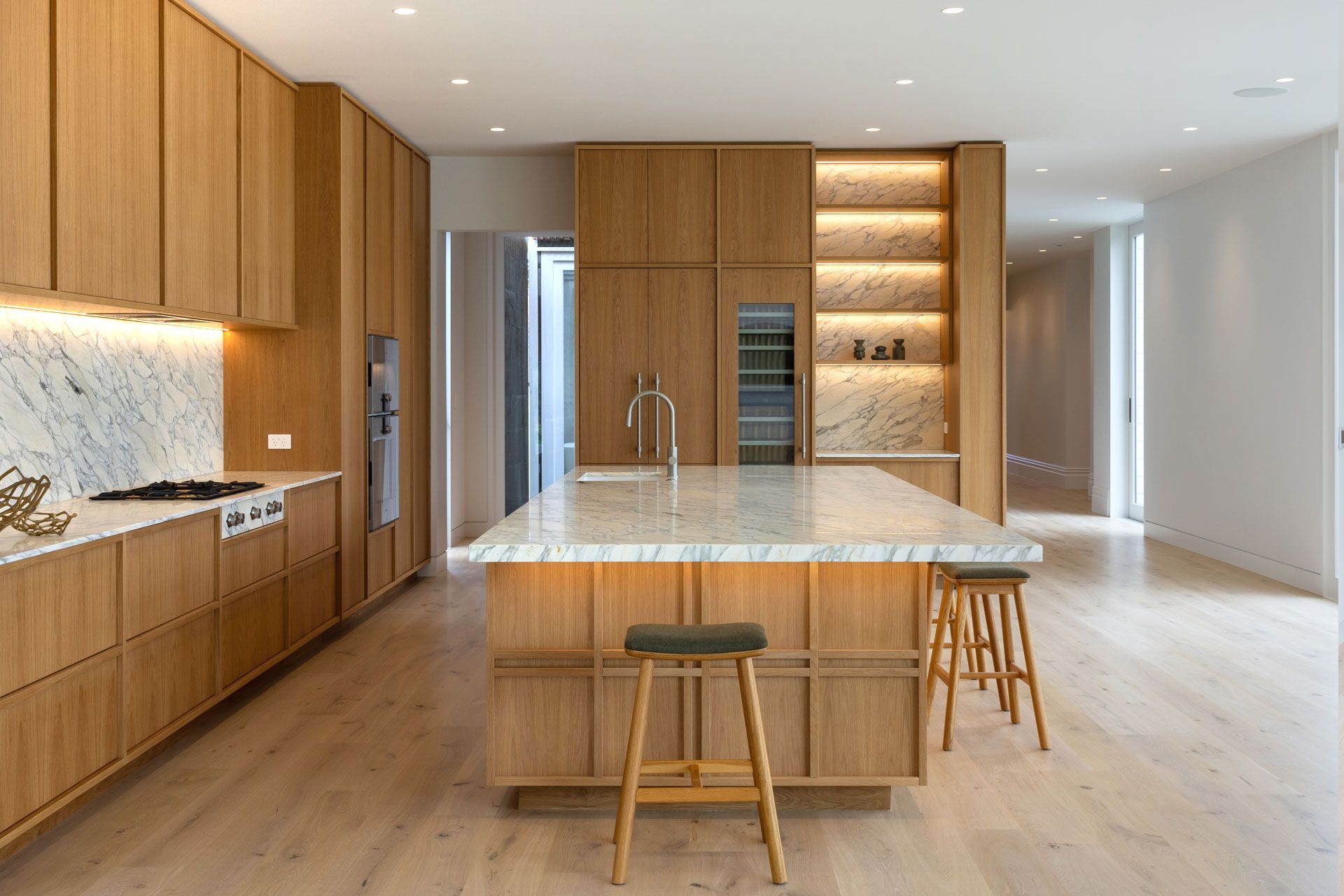 Neo-Design-custom-kitchen-oak-marble-shaker2.jpg