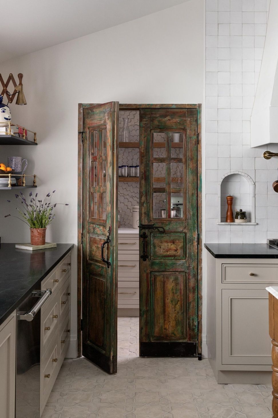 Pantry-scaled-portrait-6a49a30cb943745604fa75d461185a27-0mldpi25fsw3.jpg