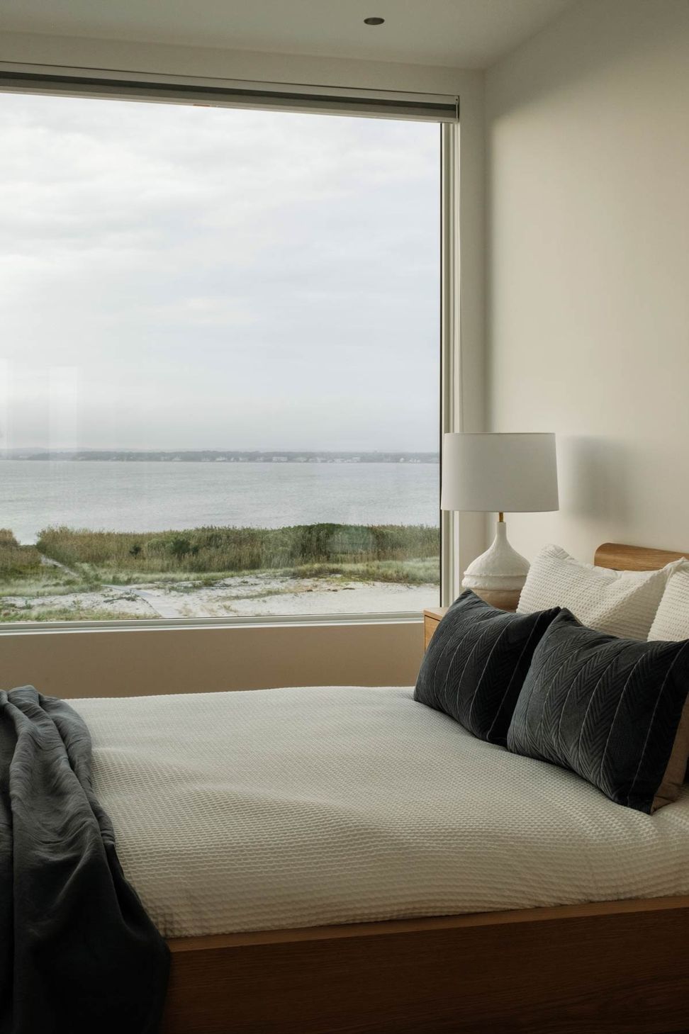 imgi17hamptons-bay-views-from-dune-road-home-bedroom-interiors.jpg