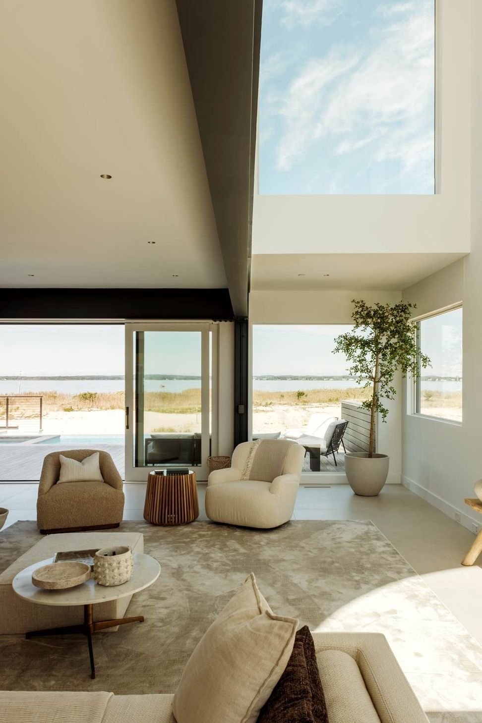 imgi5double-height-living-room-in-modern-beach-house-interior-design.jpg
