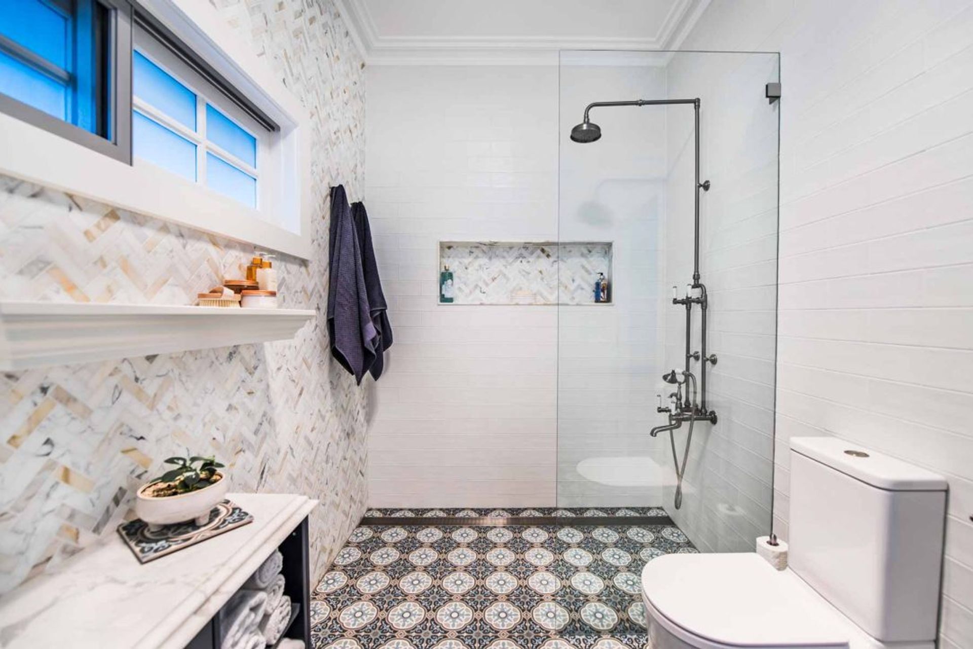 modern-luxury-bathroom-renovation-by-premier-kitchens-sydney-38-1084x721.jpg